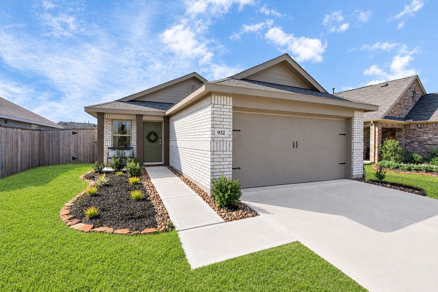 Property photo for 932 Gentle Moss Drive, Magnolia, TX