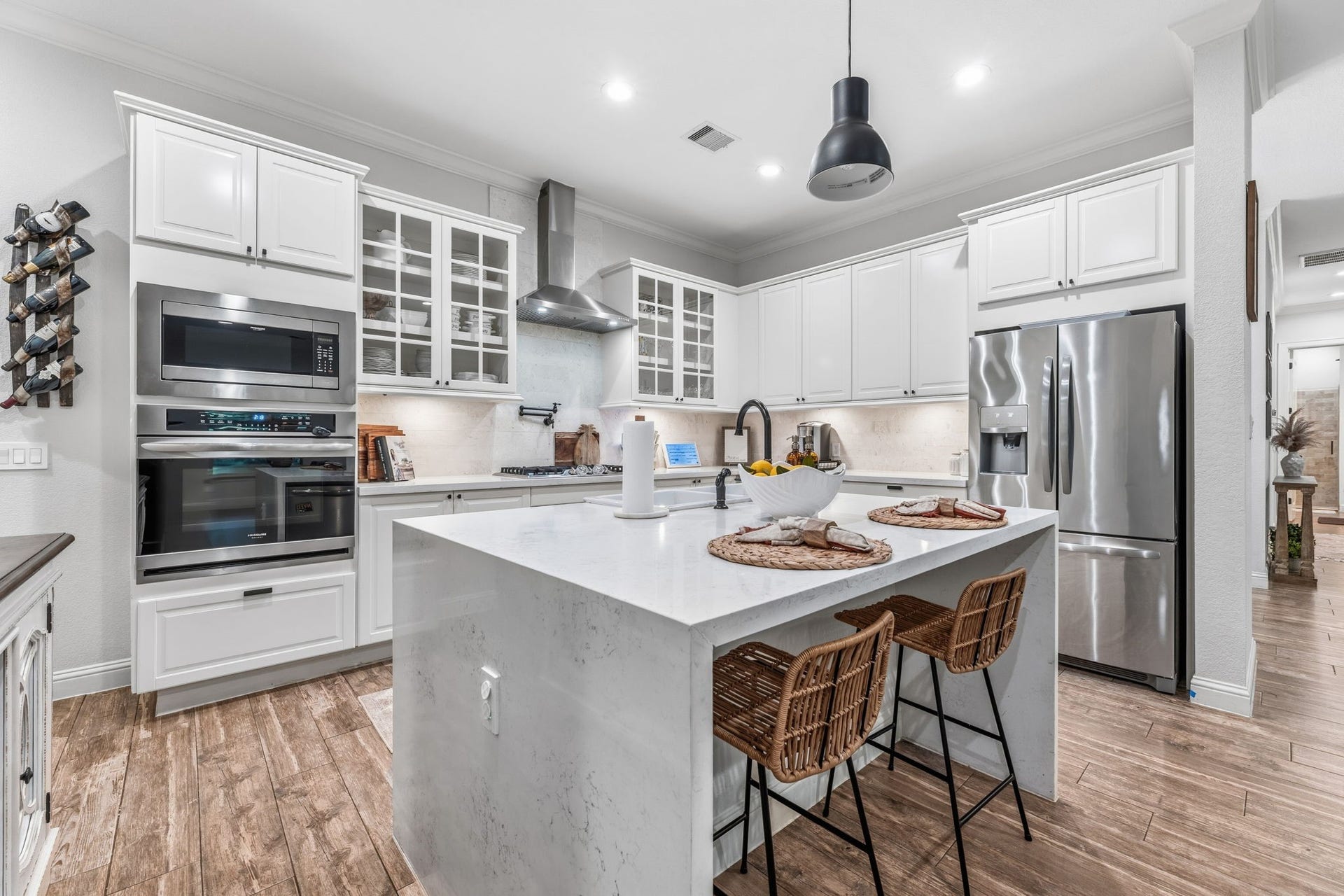 25127 E Tara Plantation Drive E, Tomball, TX 77375 Breakfast bar!