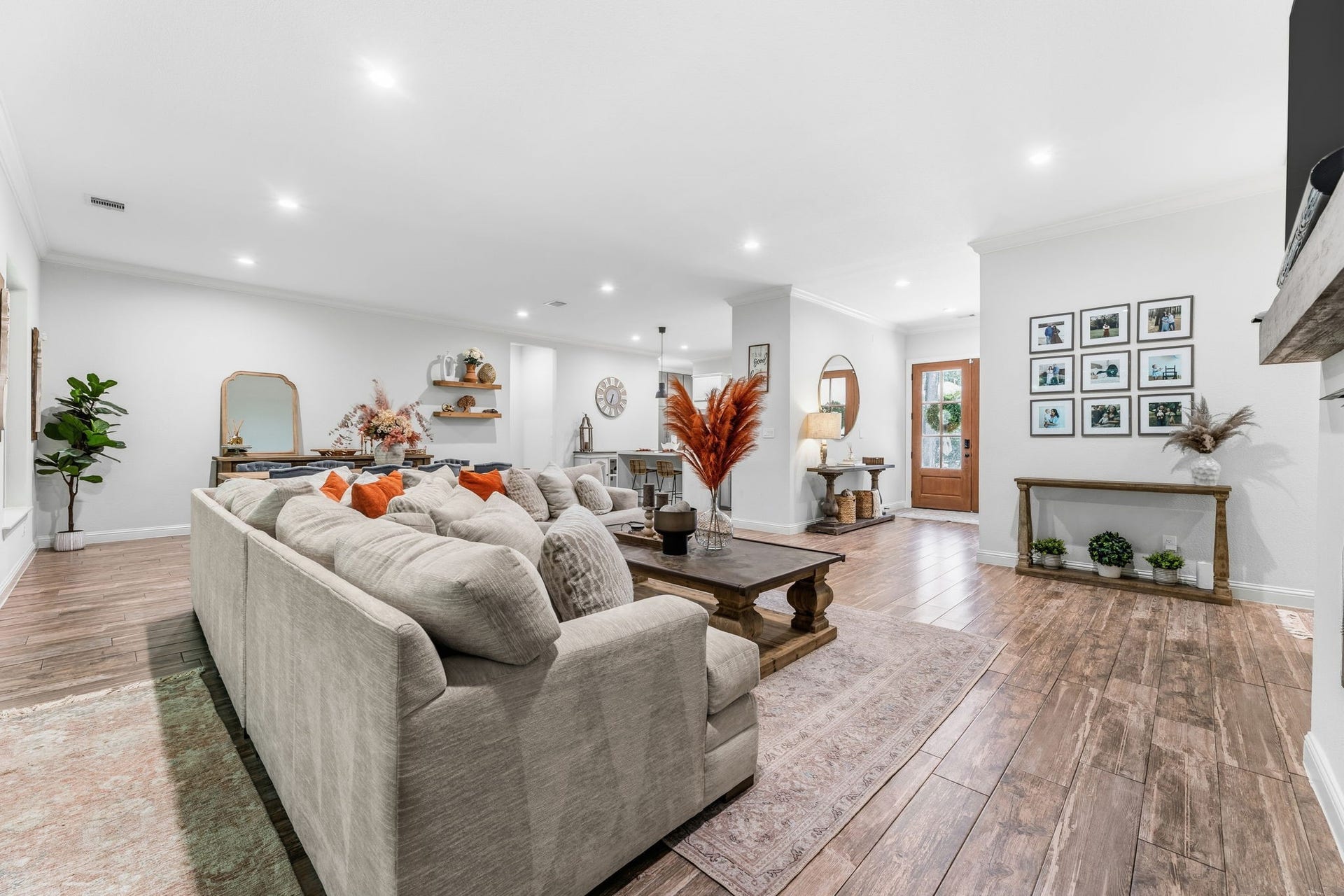25127 E Tara Plantation Drive E, Tomball, TX 77375 Open Concept!