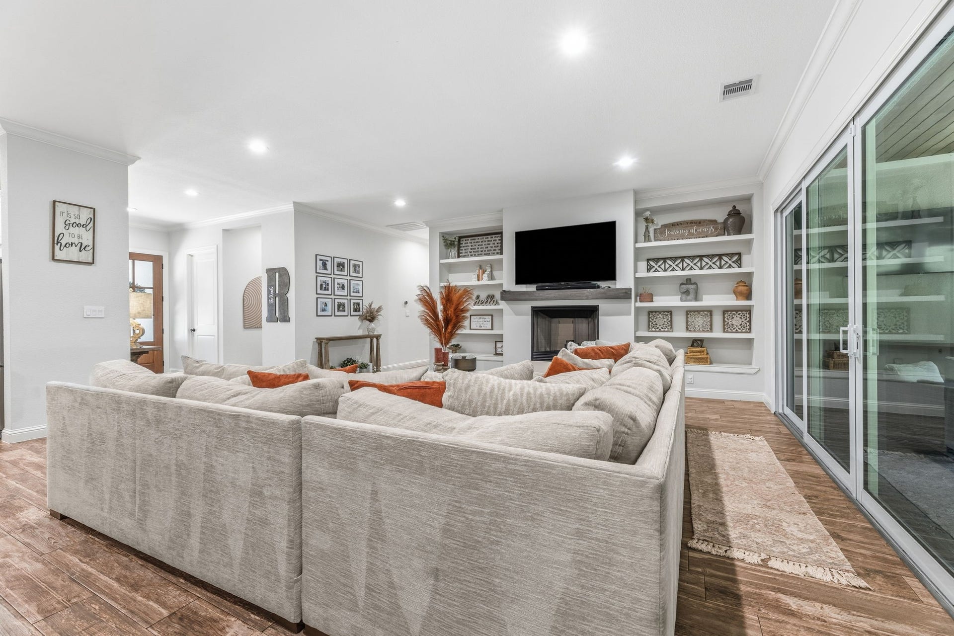 25127 E Tara Plantation Drive E, Tomball, TX 77375 Custom Built-ins