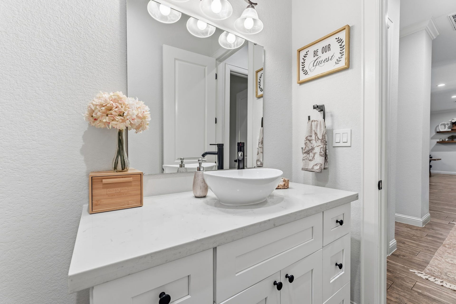 25127 E Tara Plantation Drive E, Tomball, TX 77375 Elegant Touches Everywhere!
