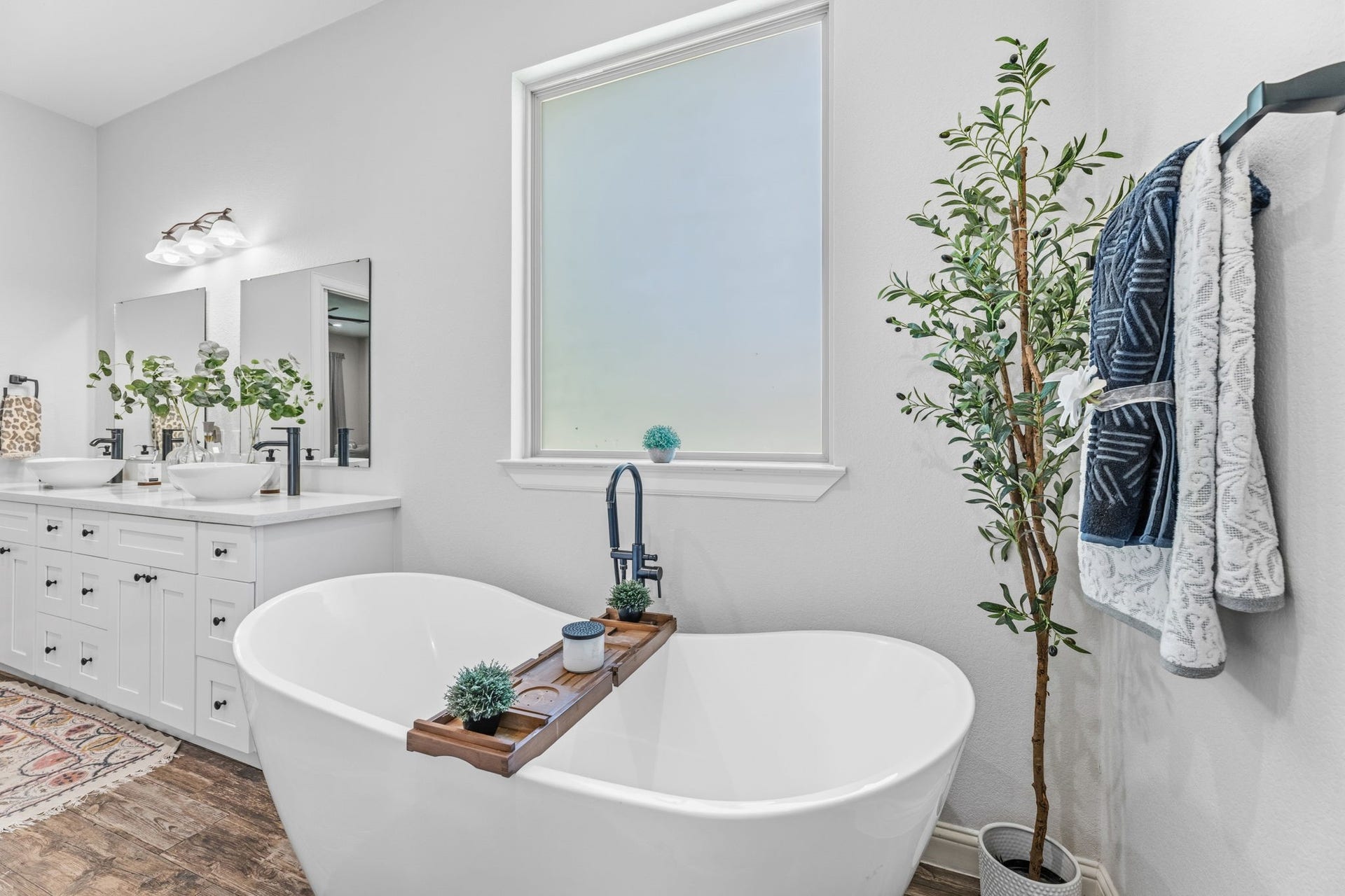 25127 E Tara Plantation Drive E, Tomball, TX 77375 Soaking Tub!