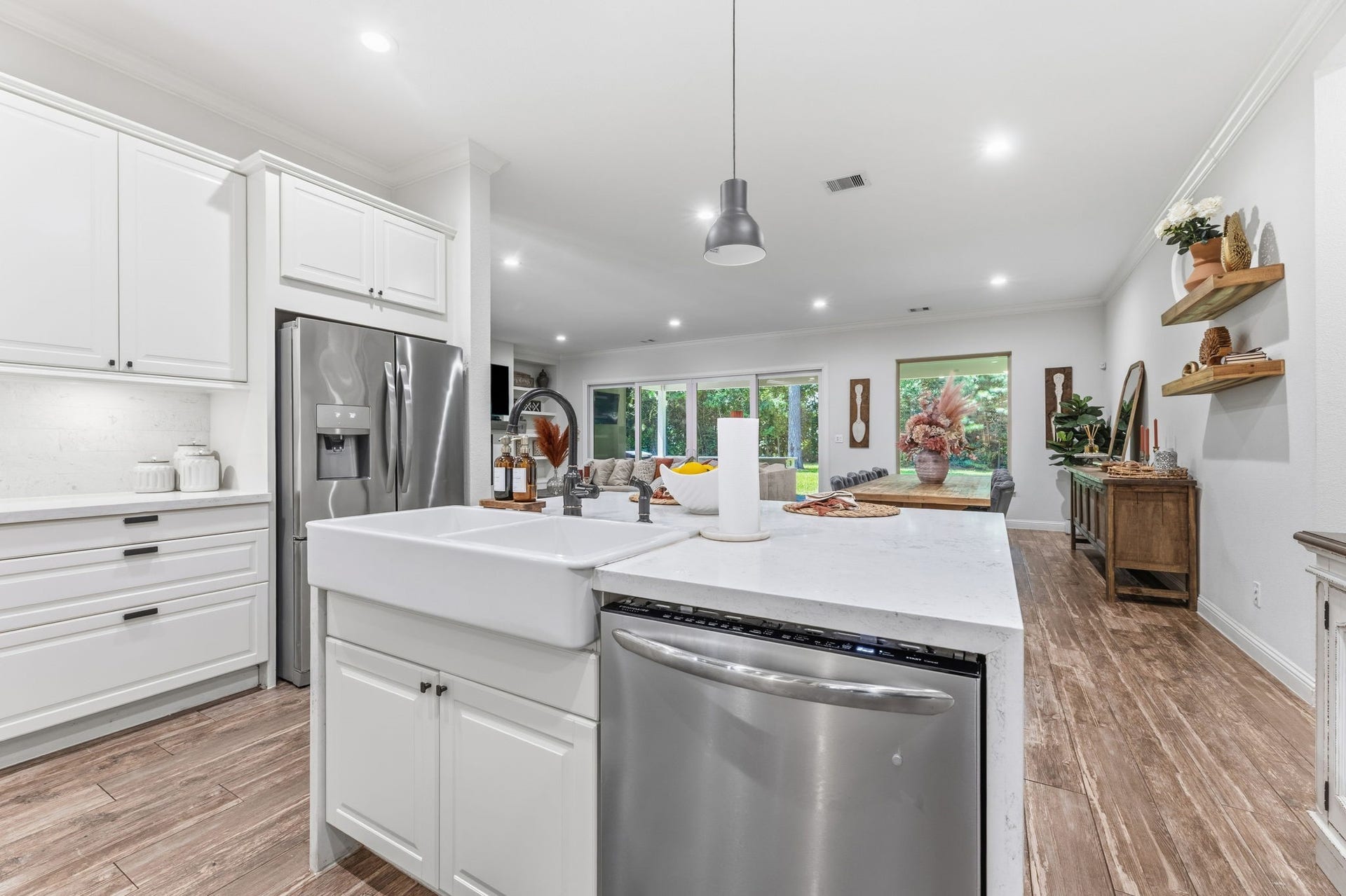 25127 E Tara Plantation Drive E, Tomball, TX 77375 Quartz Counter Tops!