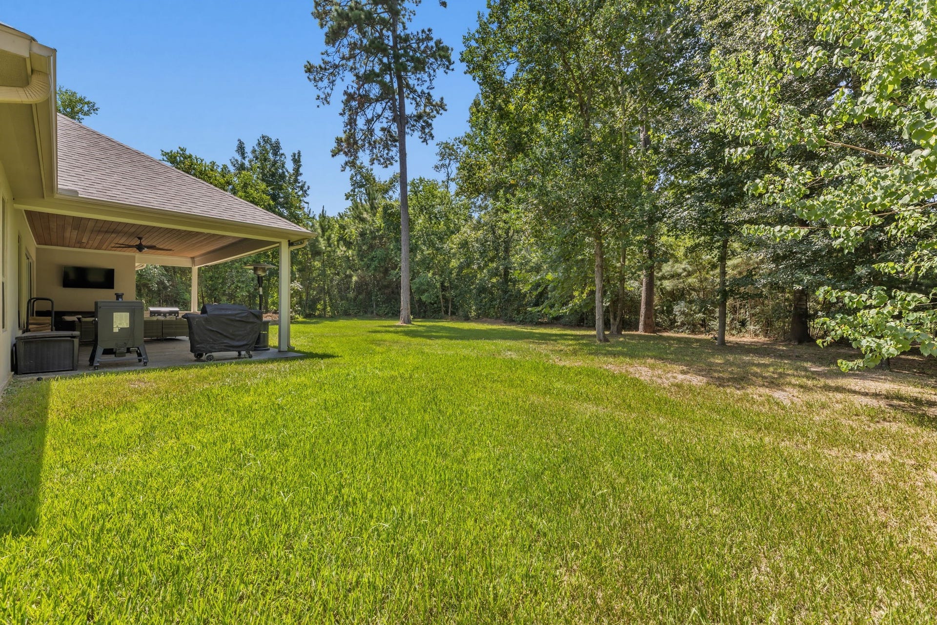 25127 E Tara Plantation Drive E, Tomball, TX 77375 Room for a Pool!