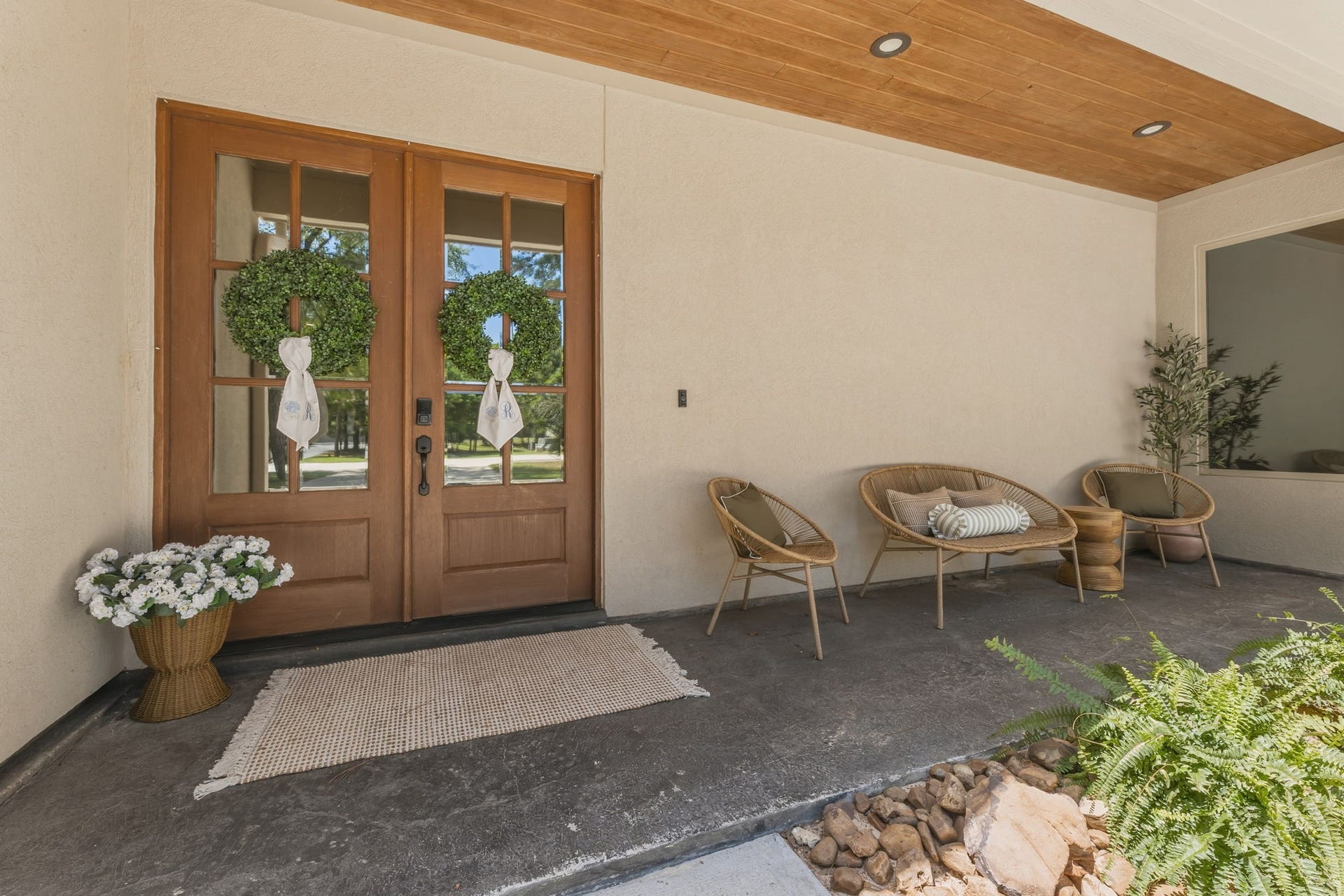 25127 E Tara Plantation Drive E, Tomball, TX 77375 Stunning double doors!