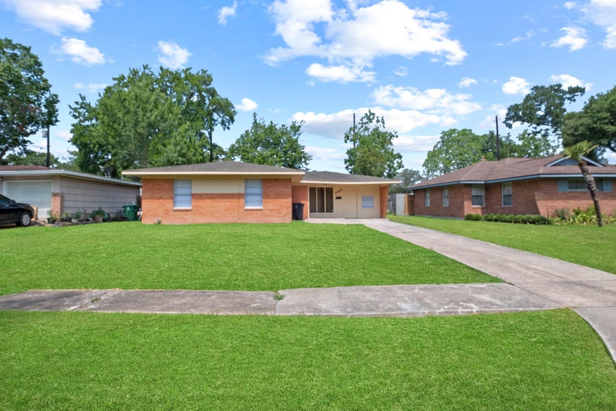 Property photo for 8410 Bob White Drive, Houston, TX