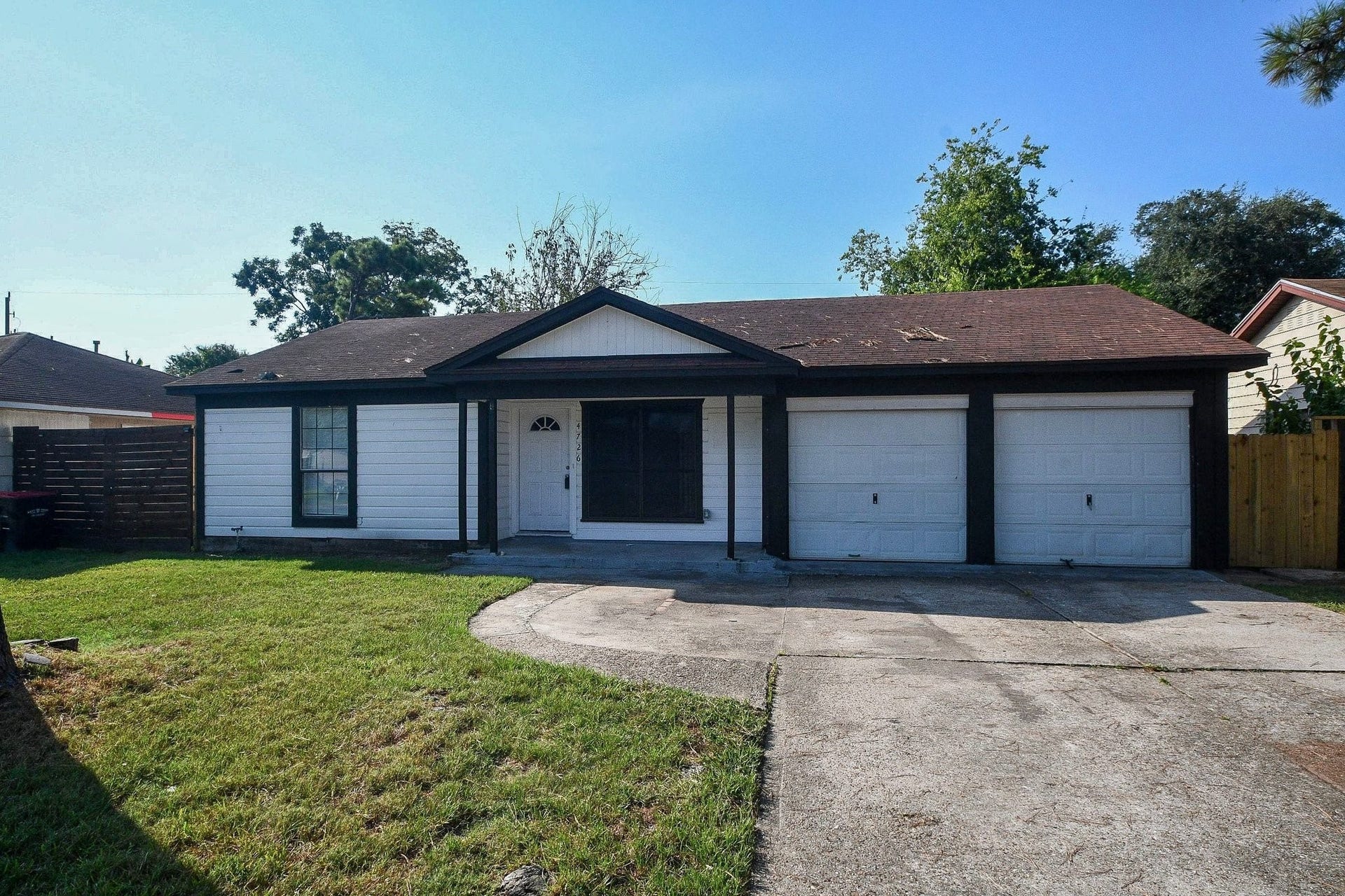 4726 Charriton Drive, Houston, TX 77039 Welcome to 4726 Charriton Dr!