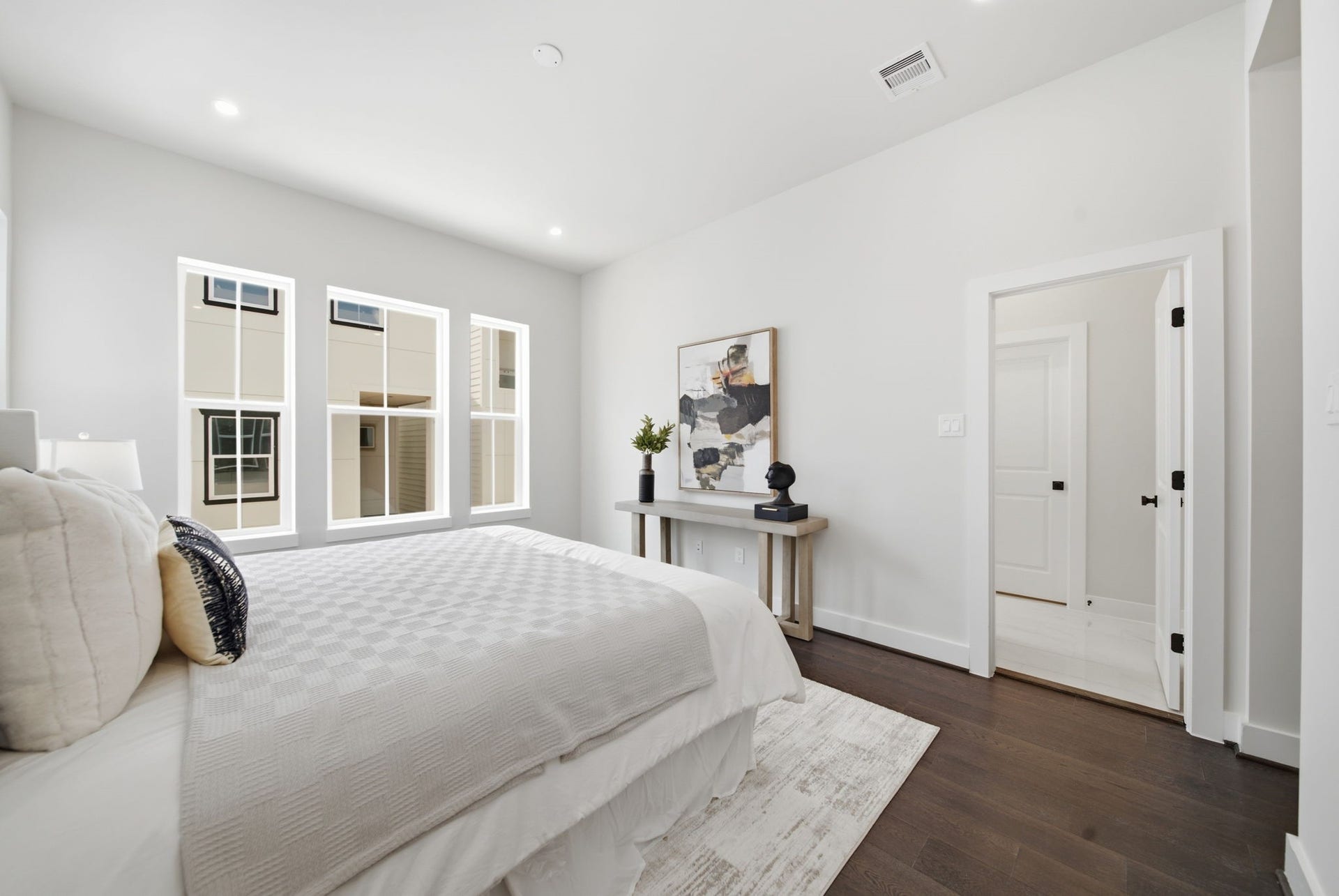 5522 Wheatley Street, #D, Houston, TX 77091 Primary suite has two closets