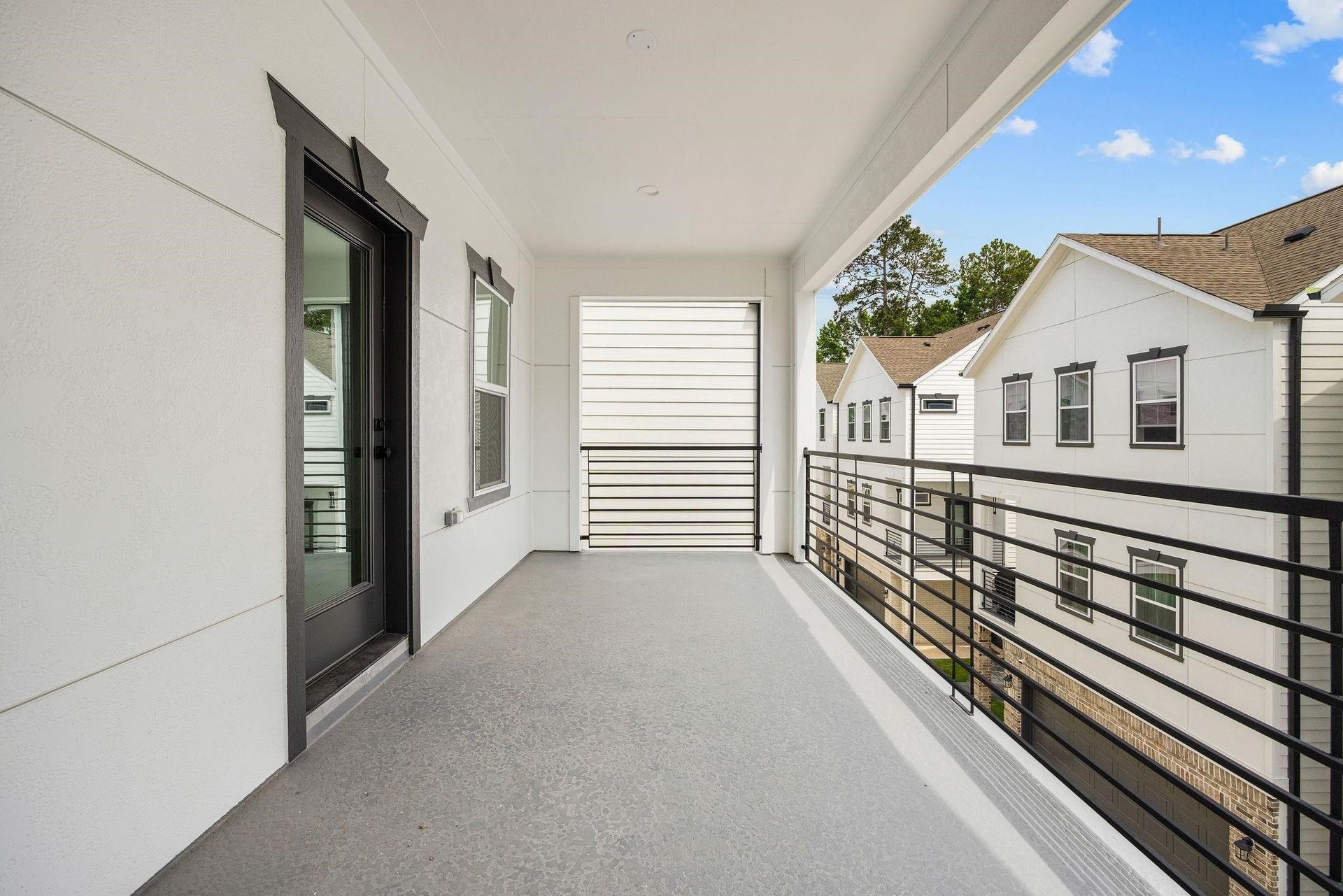 5522 Wheatley Street, #D, Houston, TX 77091 Private covered balcony