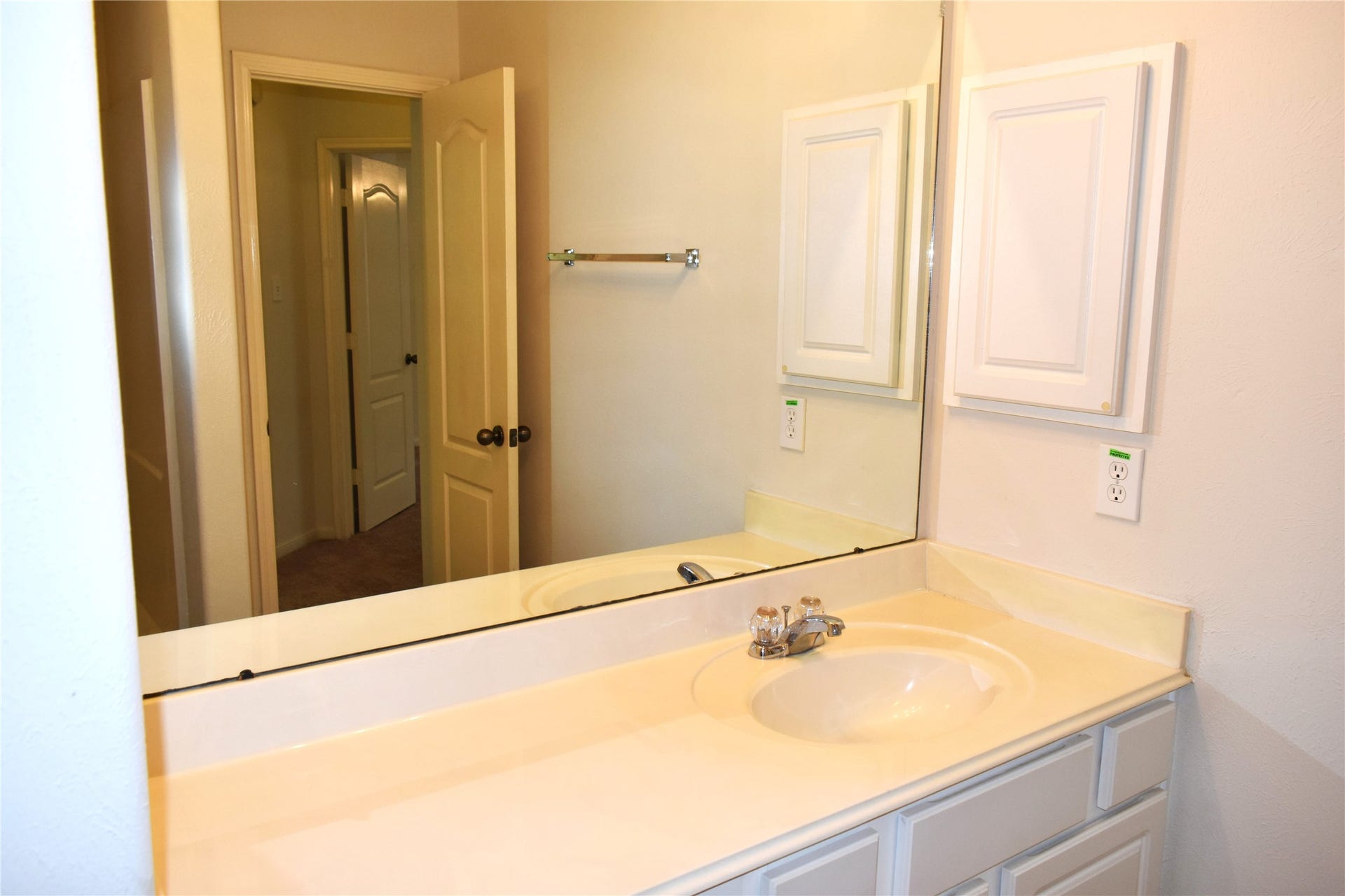 4822 Harbor Glen Lane, Houston, TX 77084 Secondary Bathroom