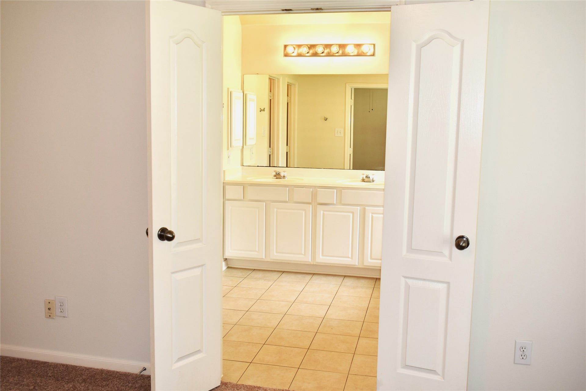 4822 Harbor Glen Lane, Houston, TX 77084 Double doors lead to Primary Bath