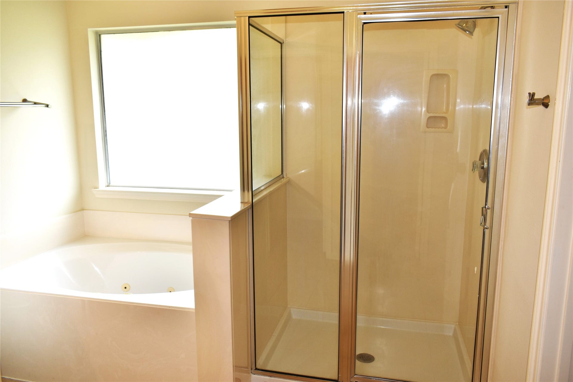 4822 Harbor Glen Lane, Houston, TX 77084 Separate shower in Primary Bathroom