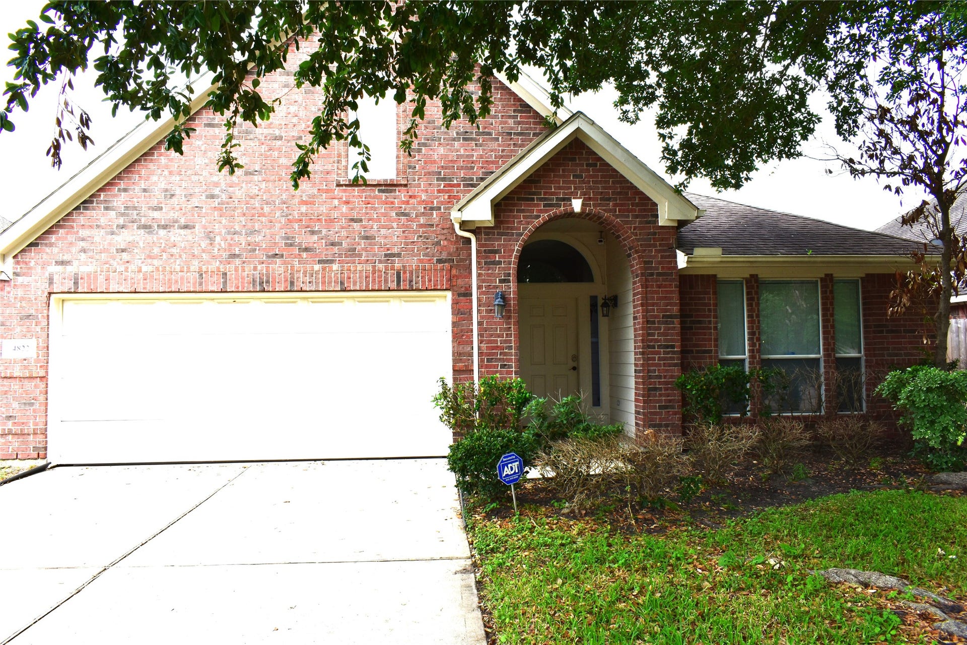 4822 Harbor Glen Lane, Houston, TX 77084 Charming 3 Bedroom 2 Bath Home in the Established Neighborhood of Lakes Pine Forest