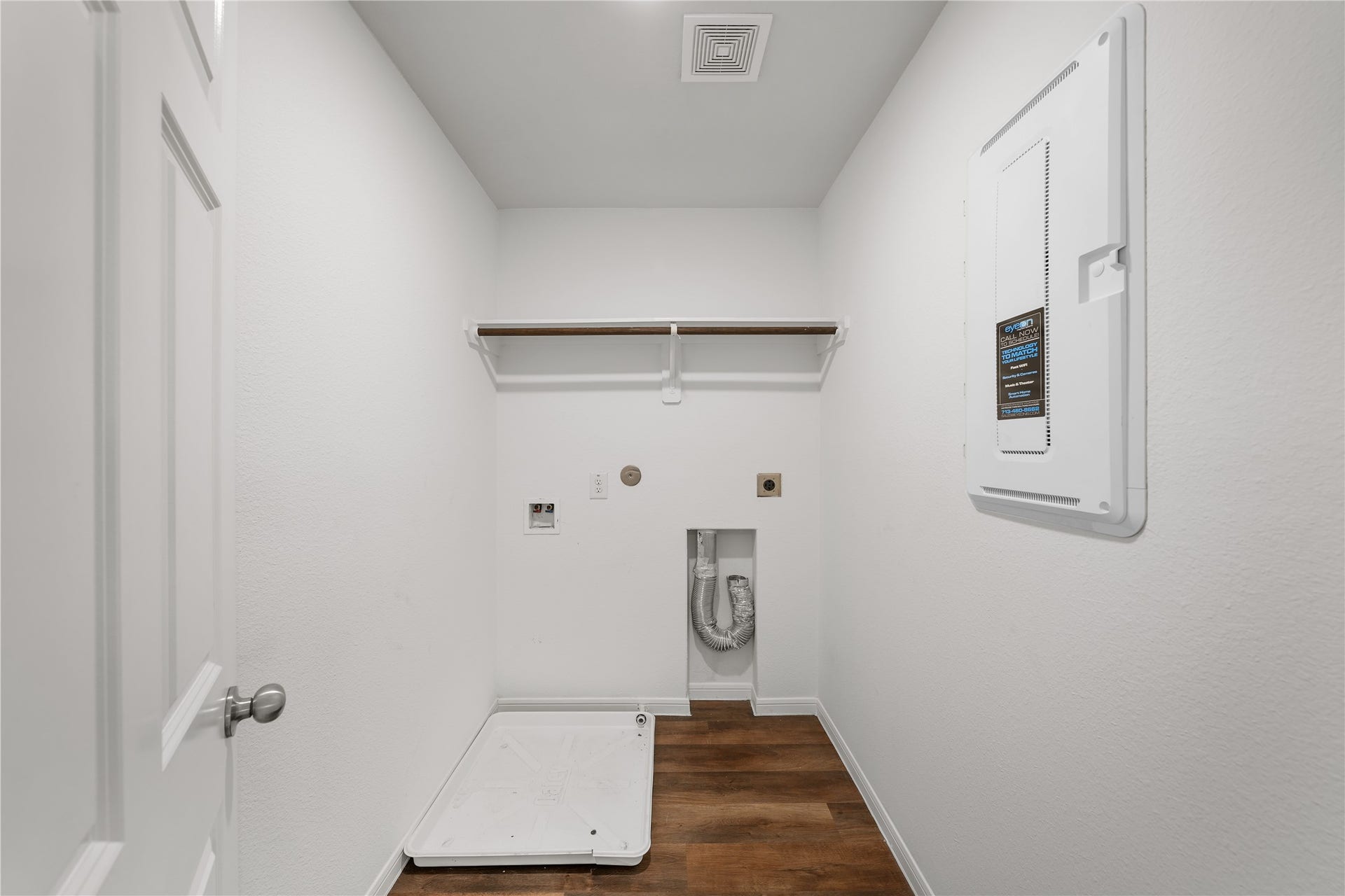 4627 Prairie Chase Drive, Houston, TX 77069 Utility room