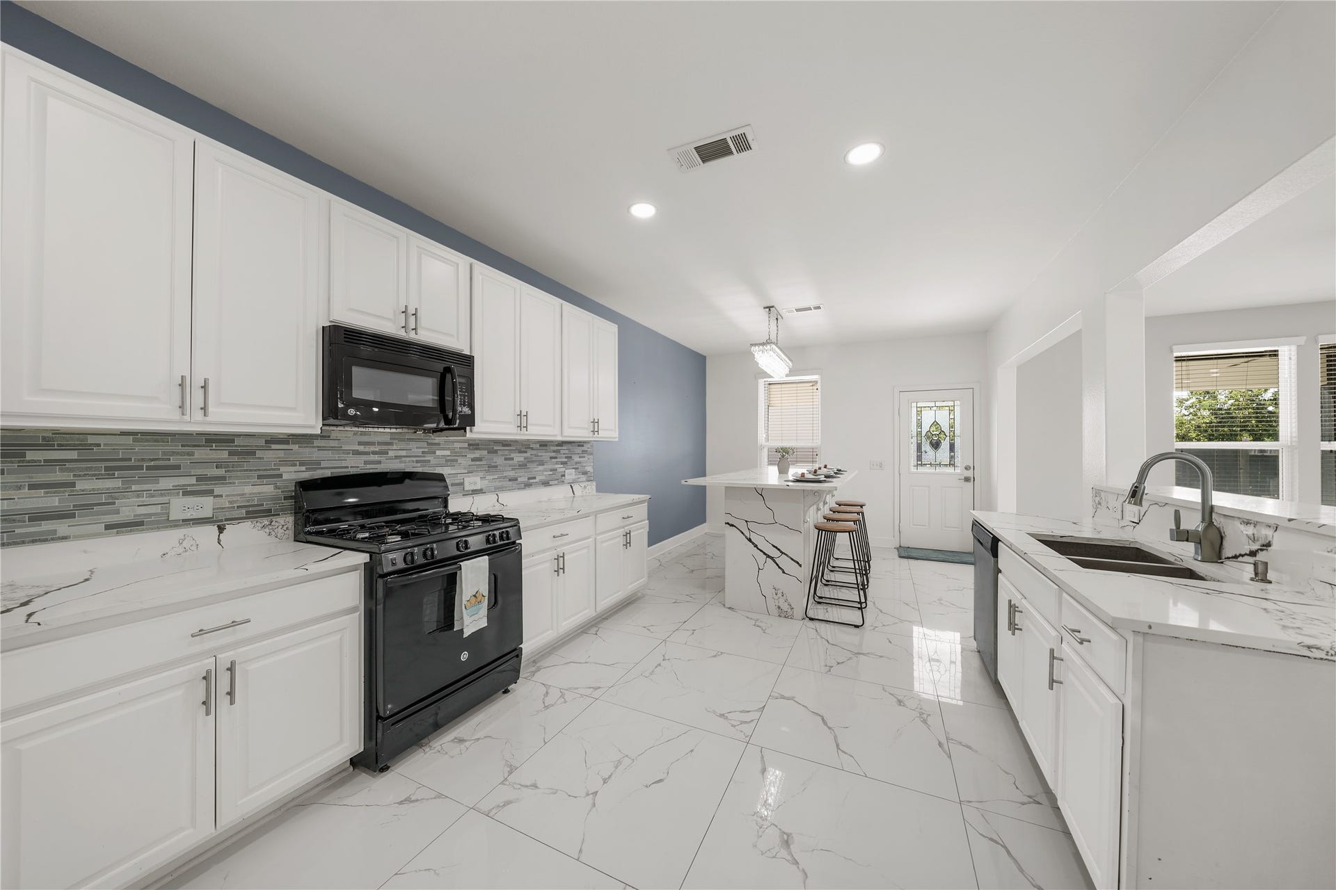 4627 Prairie Chase Drive, Houston, TX 77069 Kitchen