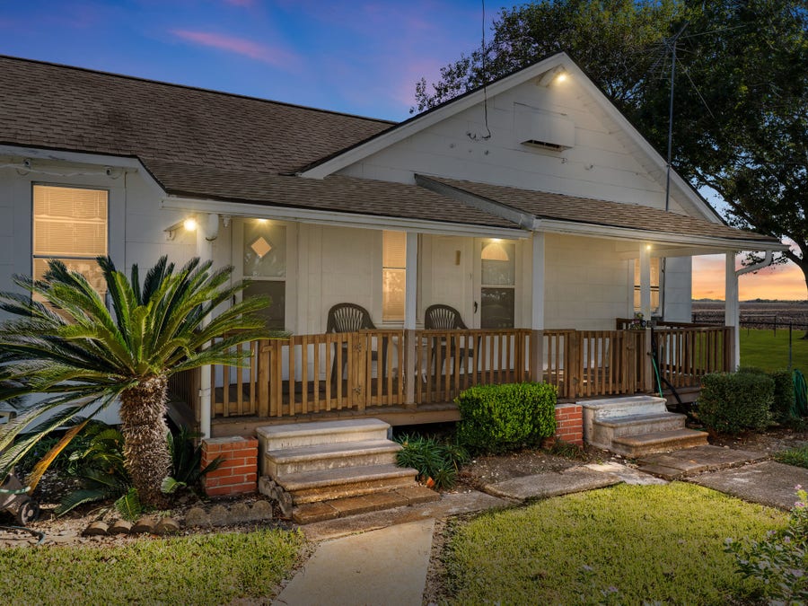 Property photo for 14309 Vrlla Road, Guy, TX