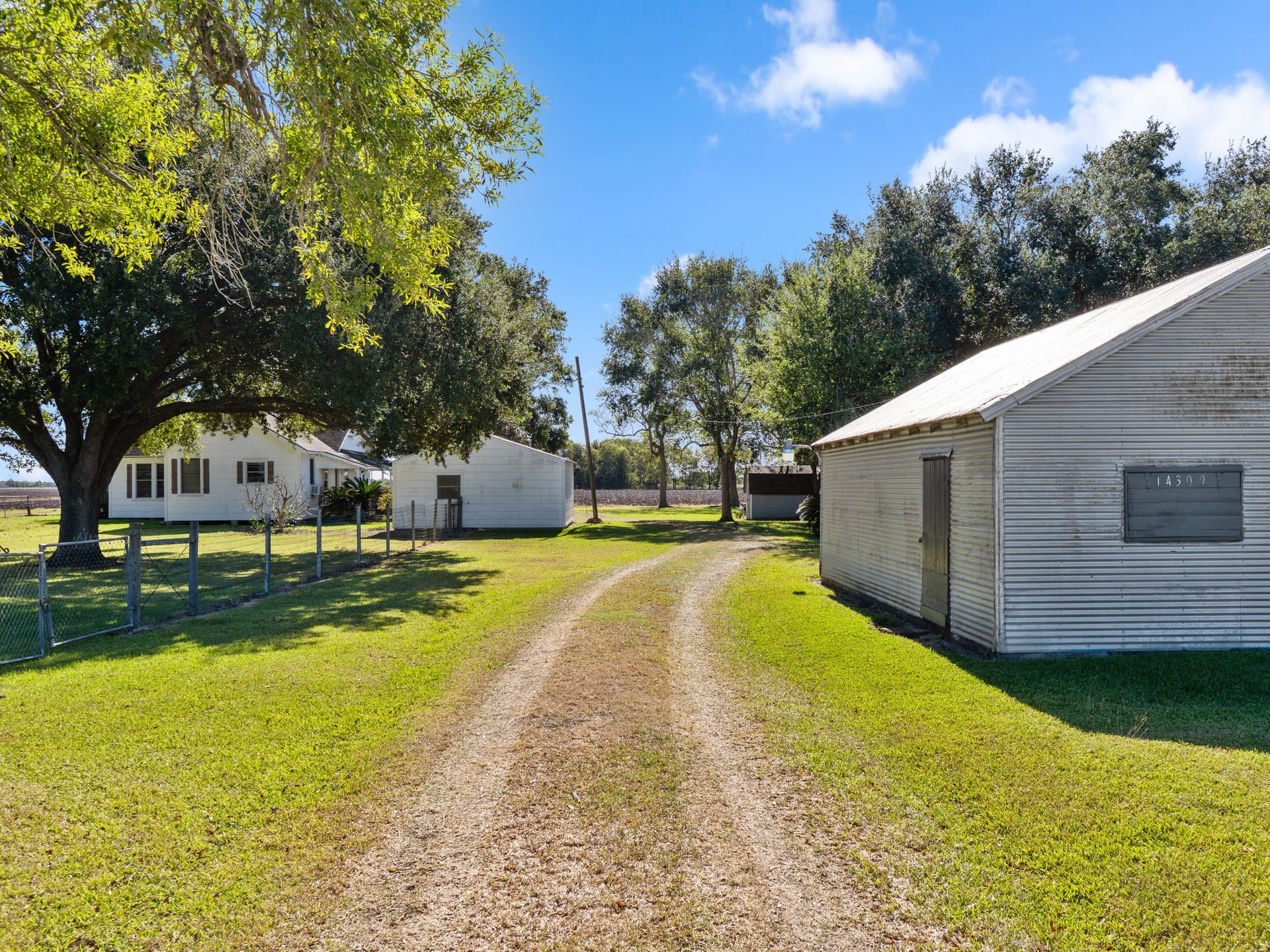 14309 Vrlla Road, Guy, TX 77444 14309 Vrlla Road, Guy, TX 77444