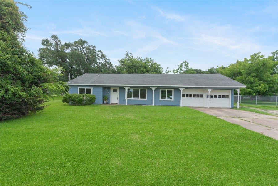Property photo for 2627 Bayou Avenue, Baytown, TX