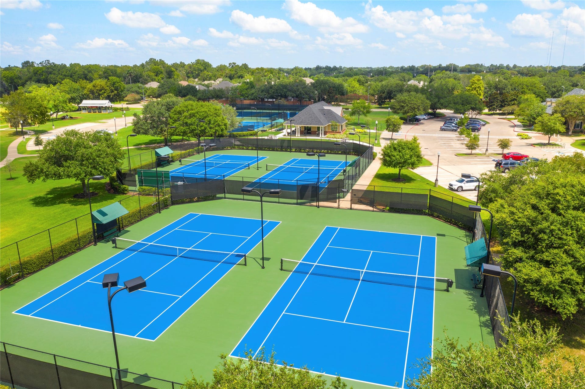 11050 Valley Fort Drive, Missouri City, TX 77459 Grab a friend for a singles or doubles match! Sienna residents can reserve a court or walk up and play!