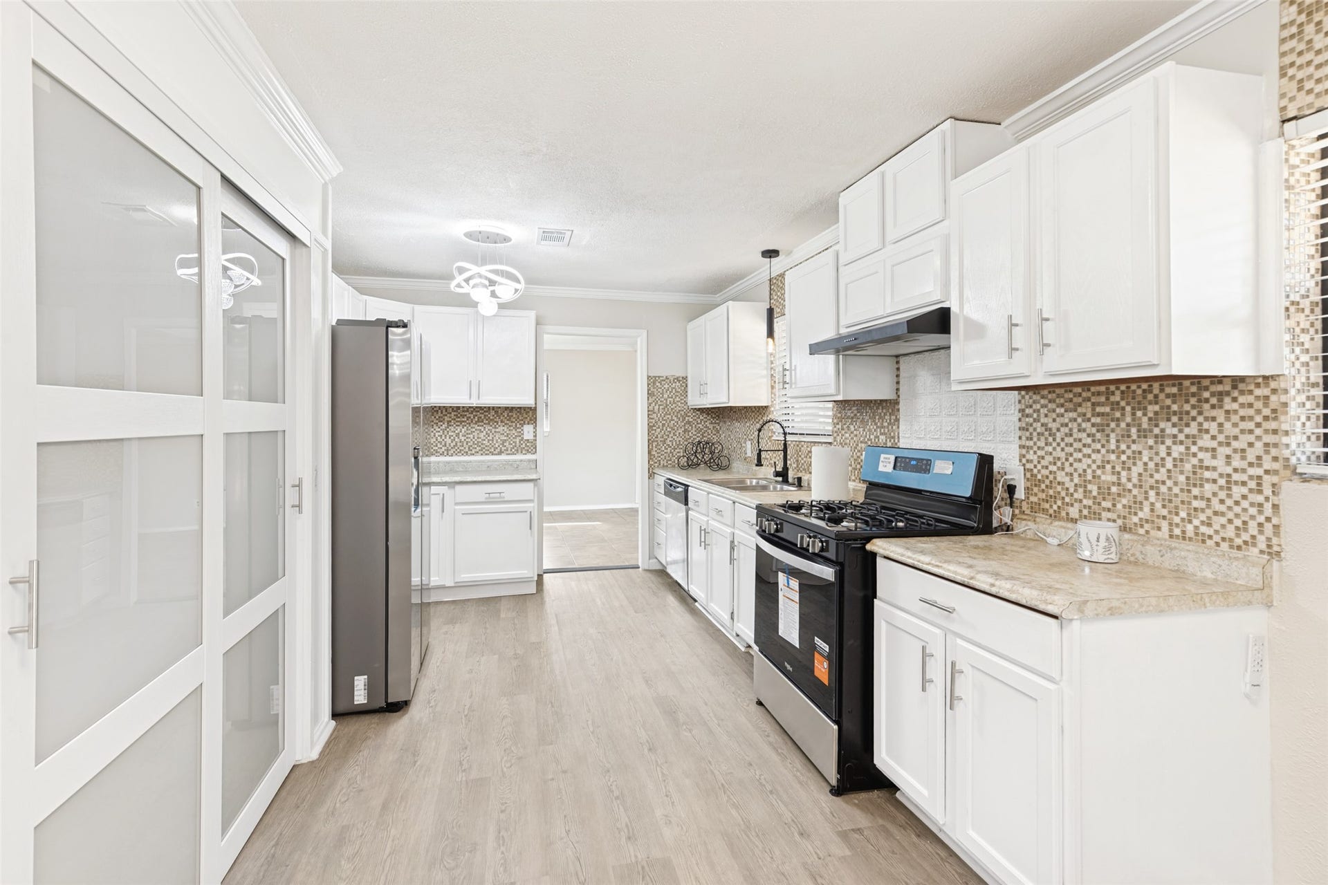 1802 Hartt Street, Baytown, TX 77520 1802 Hartt Street, Baytown, TX 77520