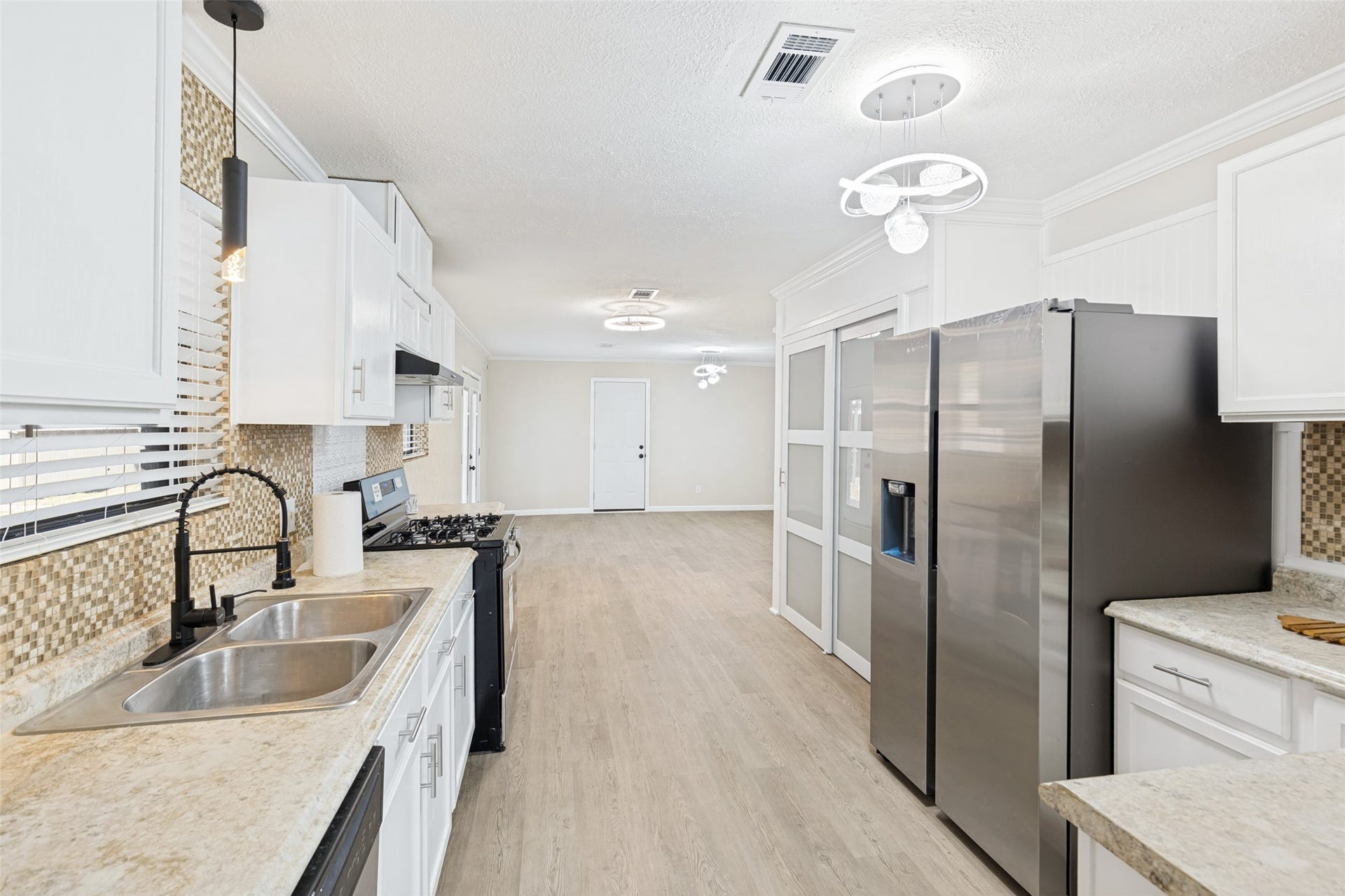1802 Hartt Street, Baytown, TX 77520 1802 Hartt Street, Baytown, TX 77520