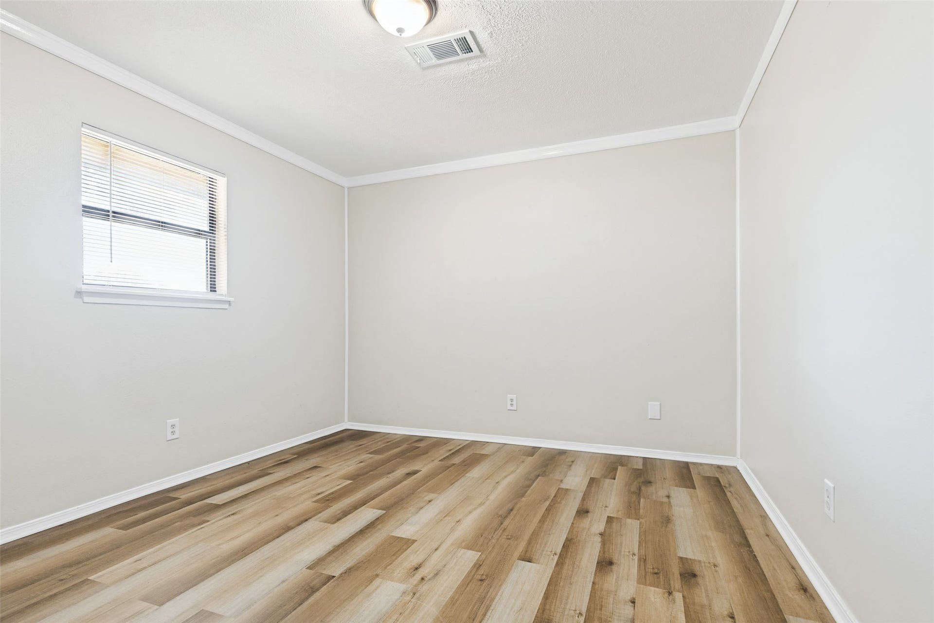 1802 Hartt Street, Baytown, TX 77520 1802 Hartt Street, Baytown, TX 77520