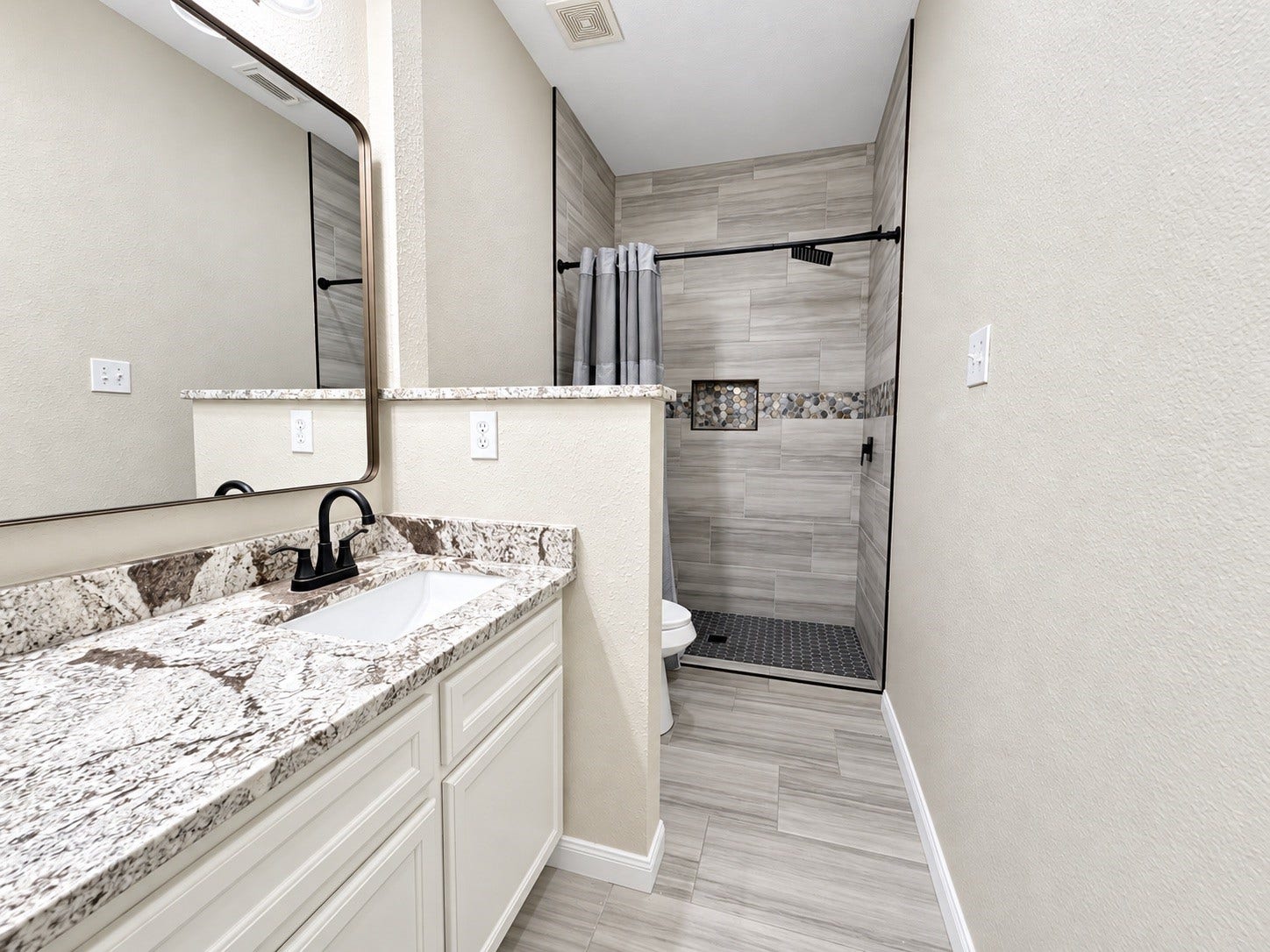 16148 Broadwater Drive, Crosby, TX 77532 16148 Broadwater Drive, Crosby, TX 77532
