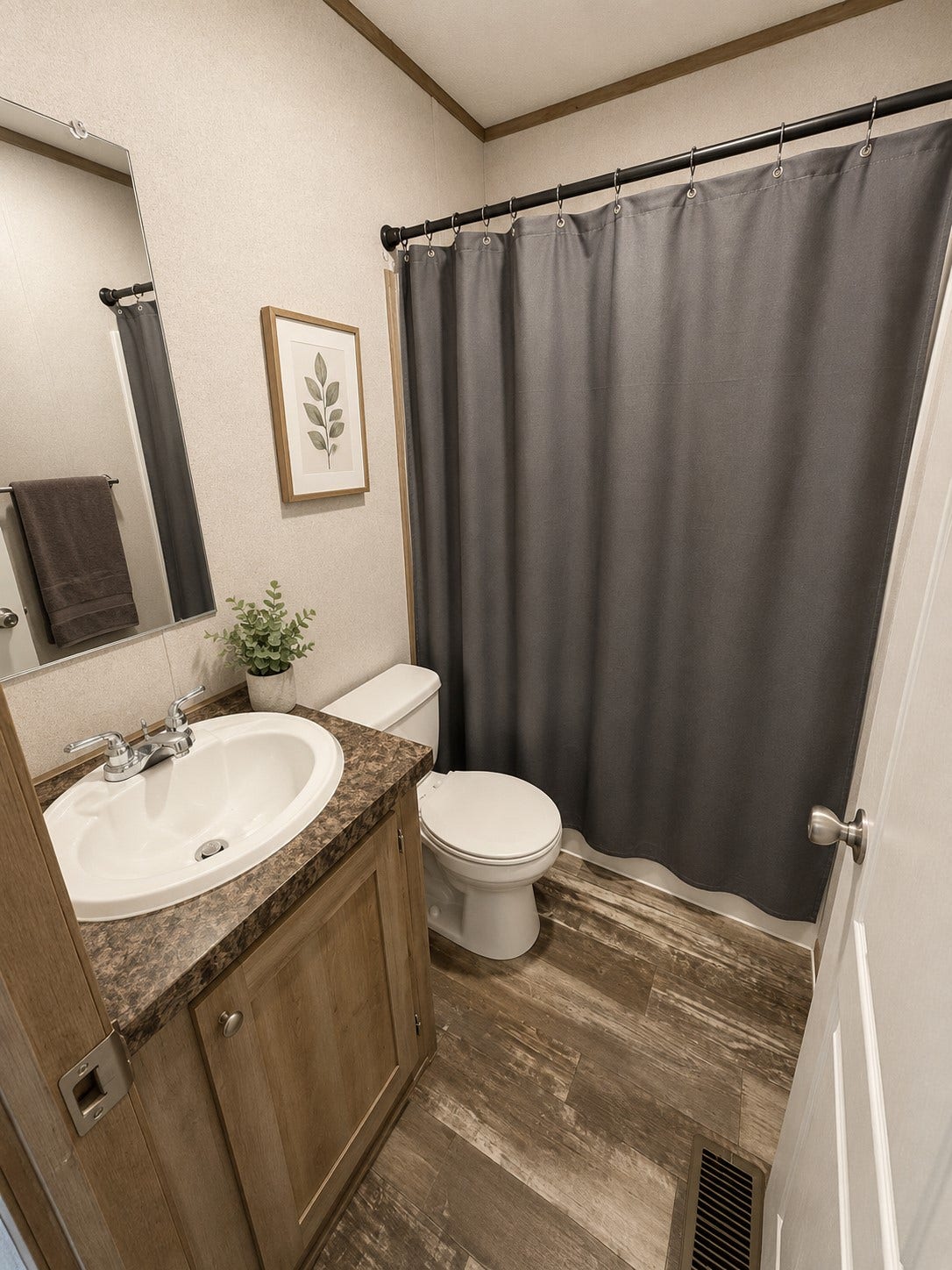 2243 2243 COUNTY ROAD 130 3, Pearland, TX 77581 Bathroom #2