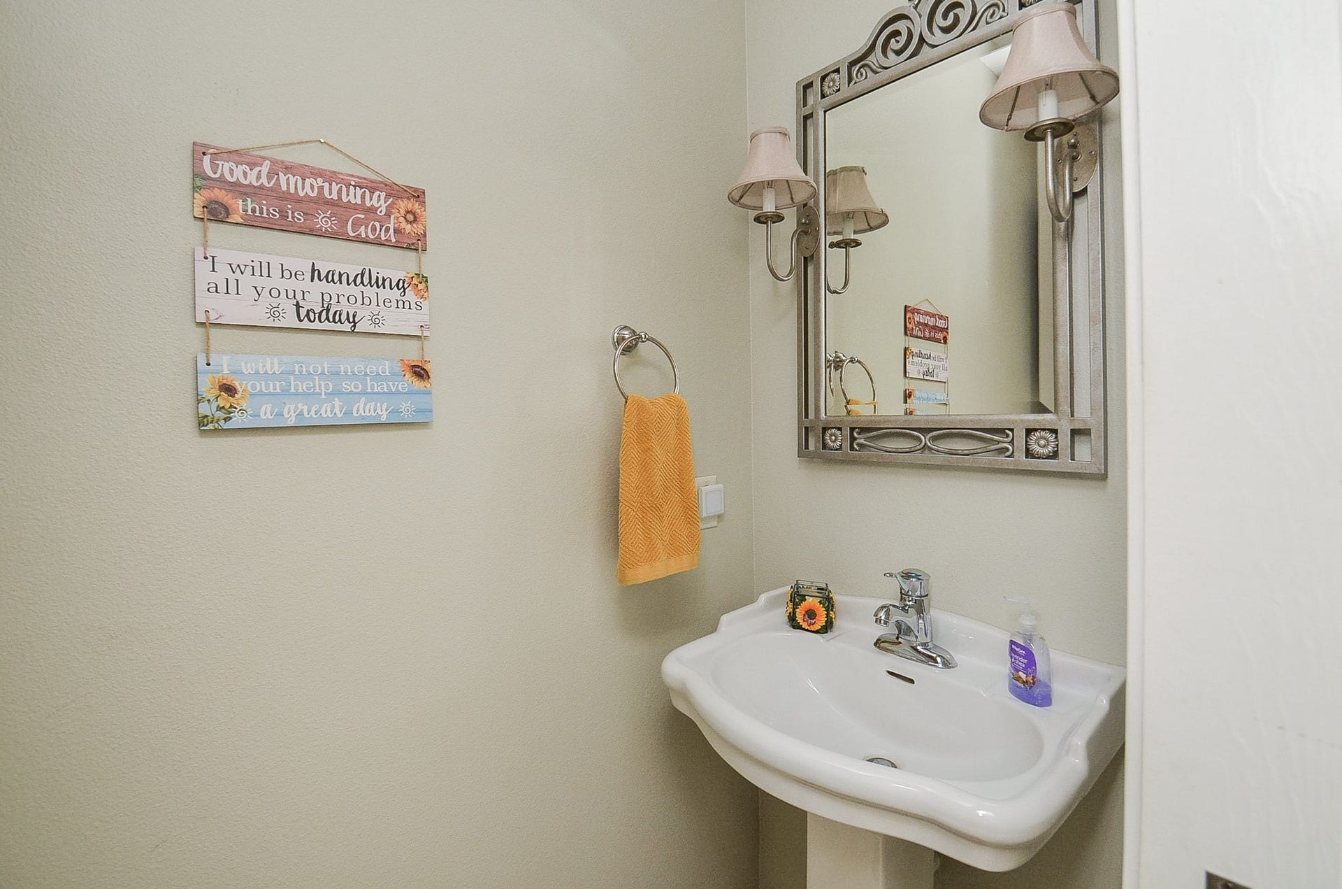 27644 Spring Hill Road, Hempstead, TX 77445 Half Bath off the entry from the carport and next to the laundry room