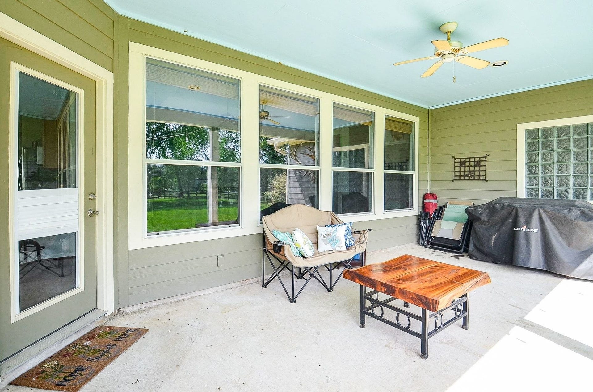 27644 Spring Hill Road, Hempstead, TX 77445 This huge, roomy, covered patio is where you'll spend time in warm, lazy weather, entertaining family and friends.