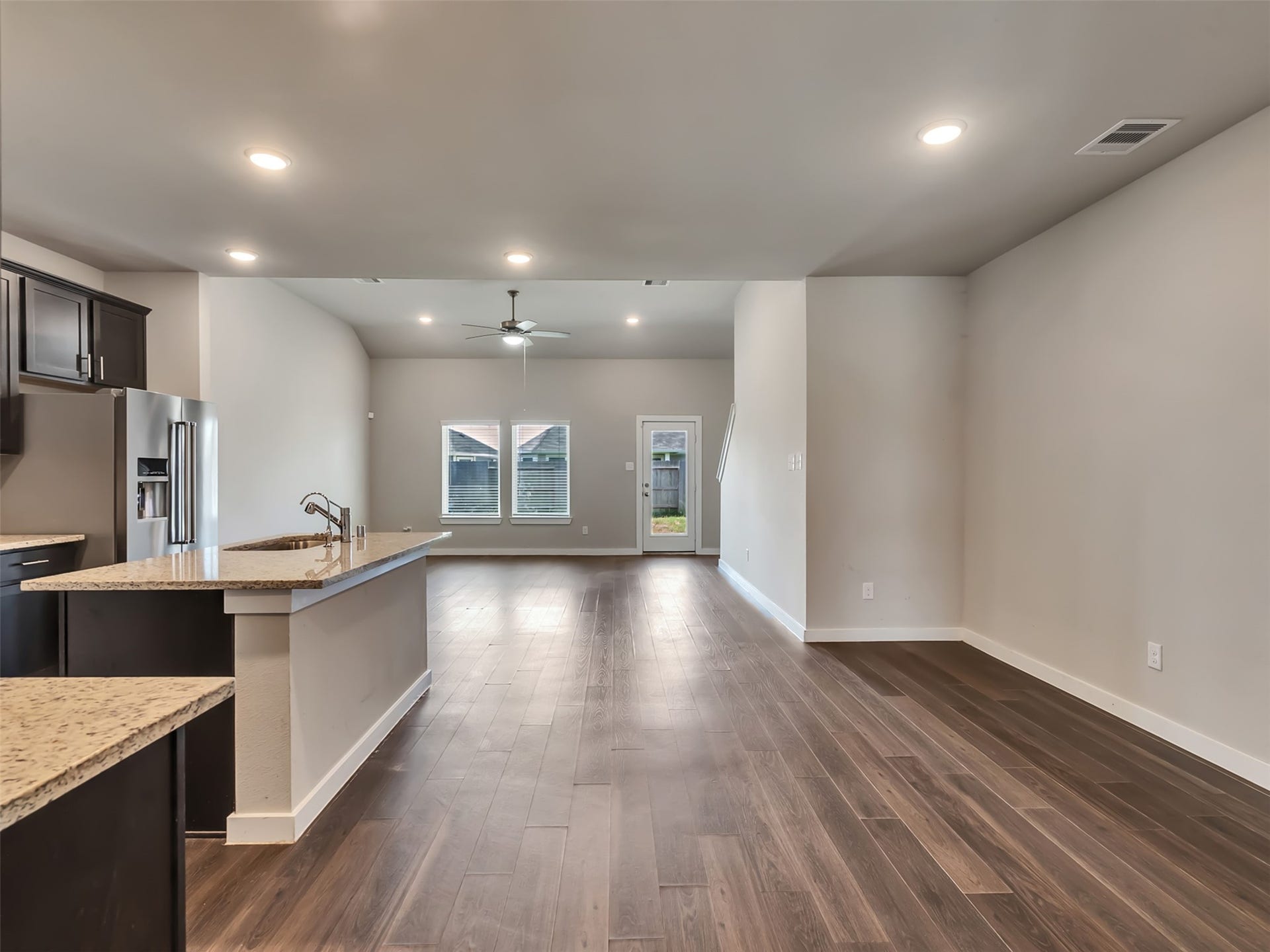 26212 Astral Way, La Marque, TX 77568 26212 Astral Way, La Marque, TX 77568