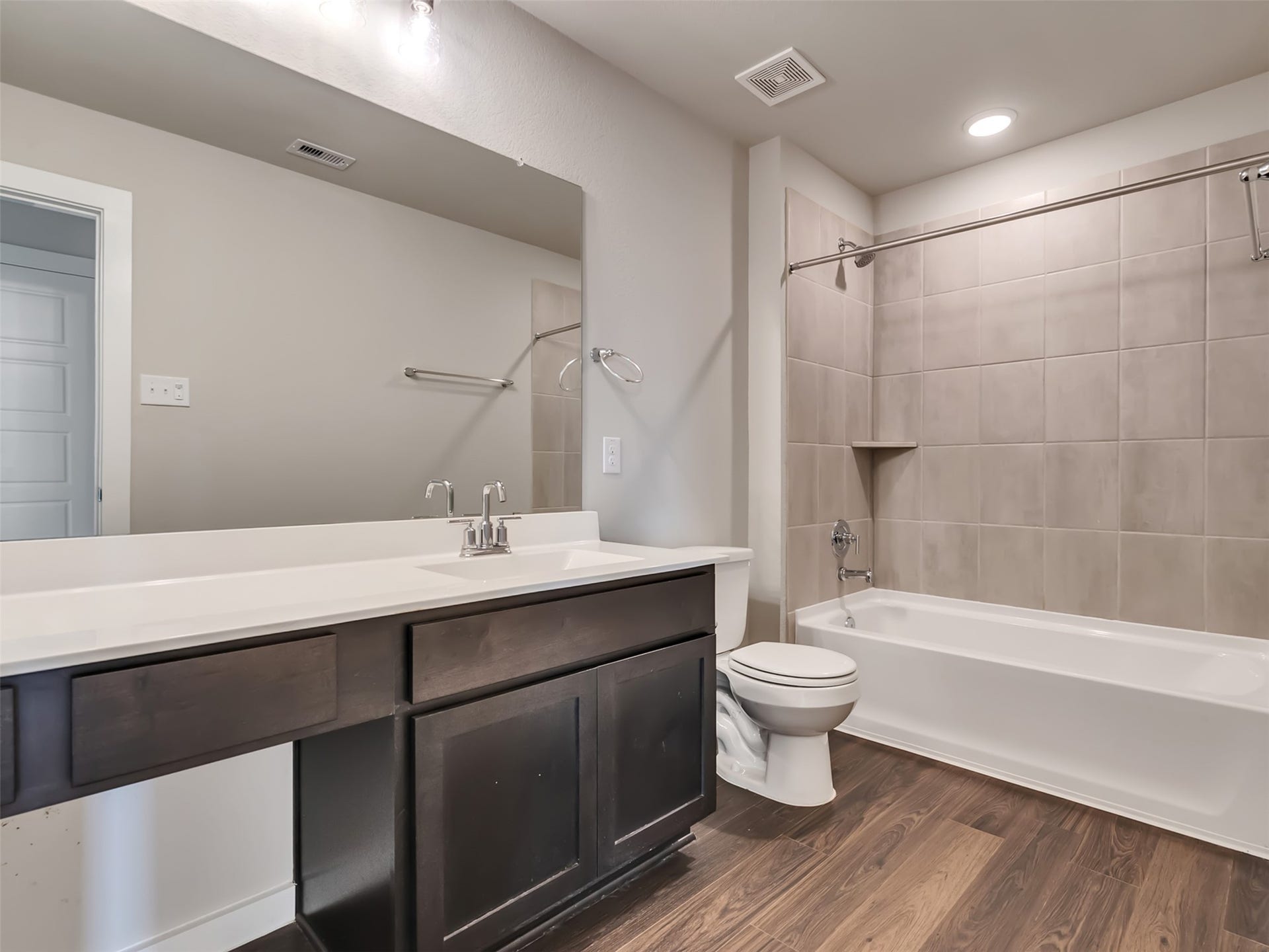 26212 Astral Way, La Marque, TX 77568 26212 Astral Way, La Marque, TX 77568