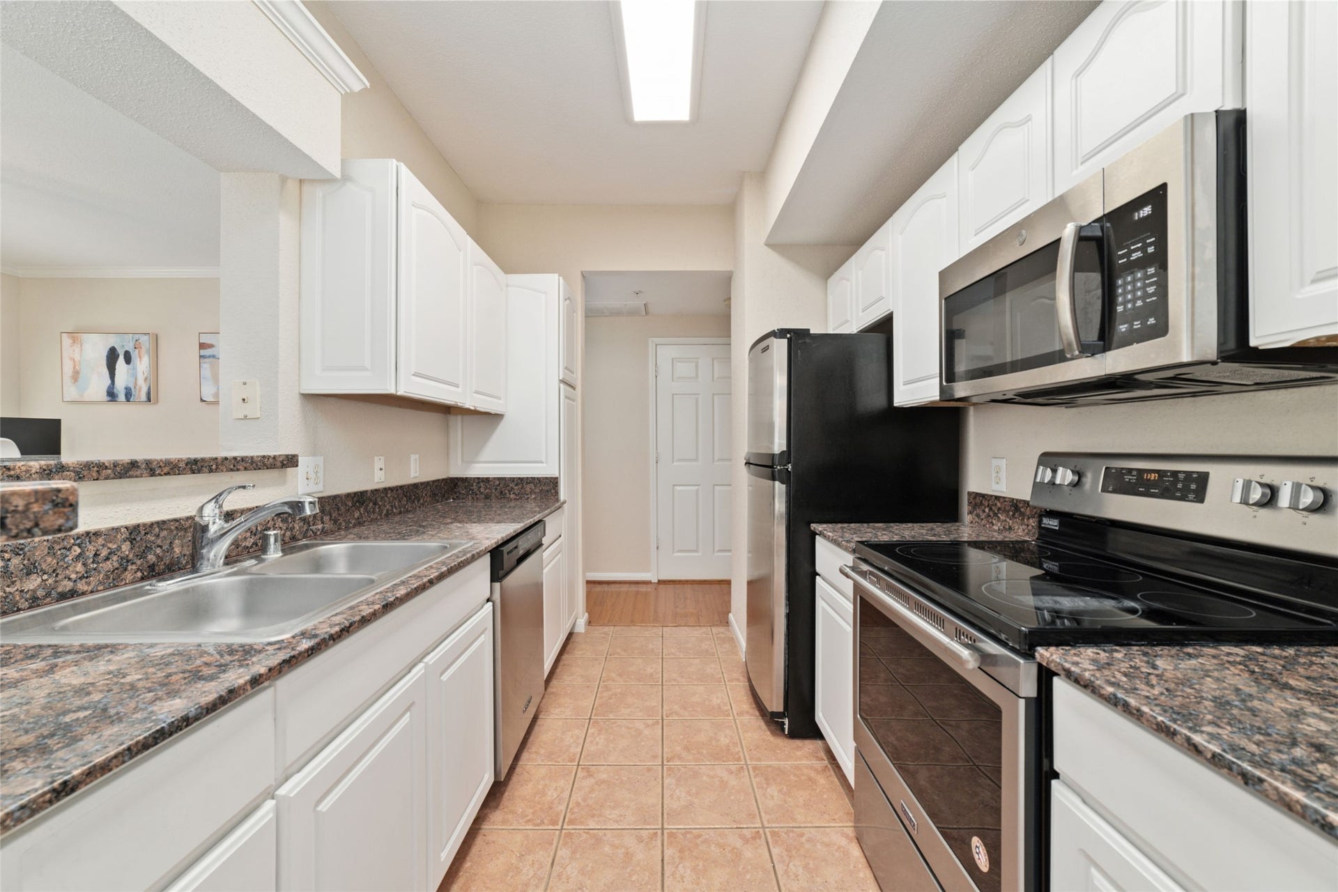 Ideal Med Center Location  Just minutes from hospitals, Rice, UH, Baylor, and UT for easy commuting.