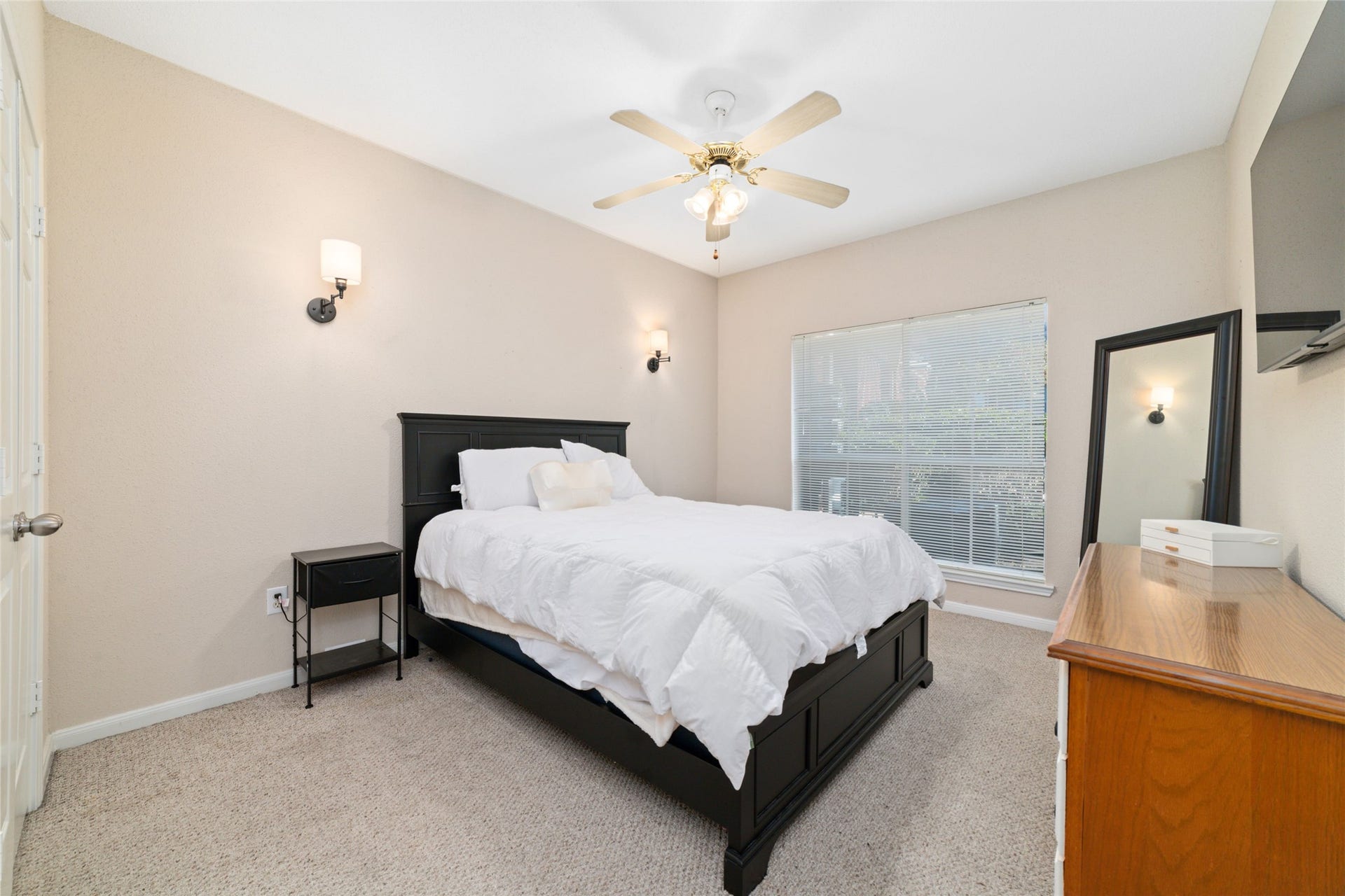 Relax in your retreat away from the hustle of the city in this first floor corner unit with only one neighbor.
