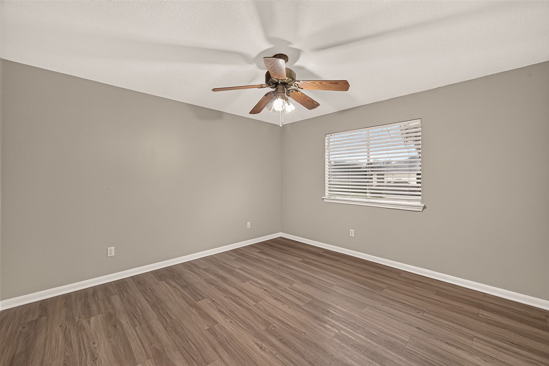 22818 Williamschase Drive, Katy, TX 77449 Bright and spacious second floor bedroom