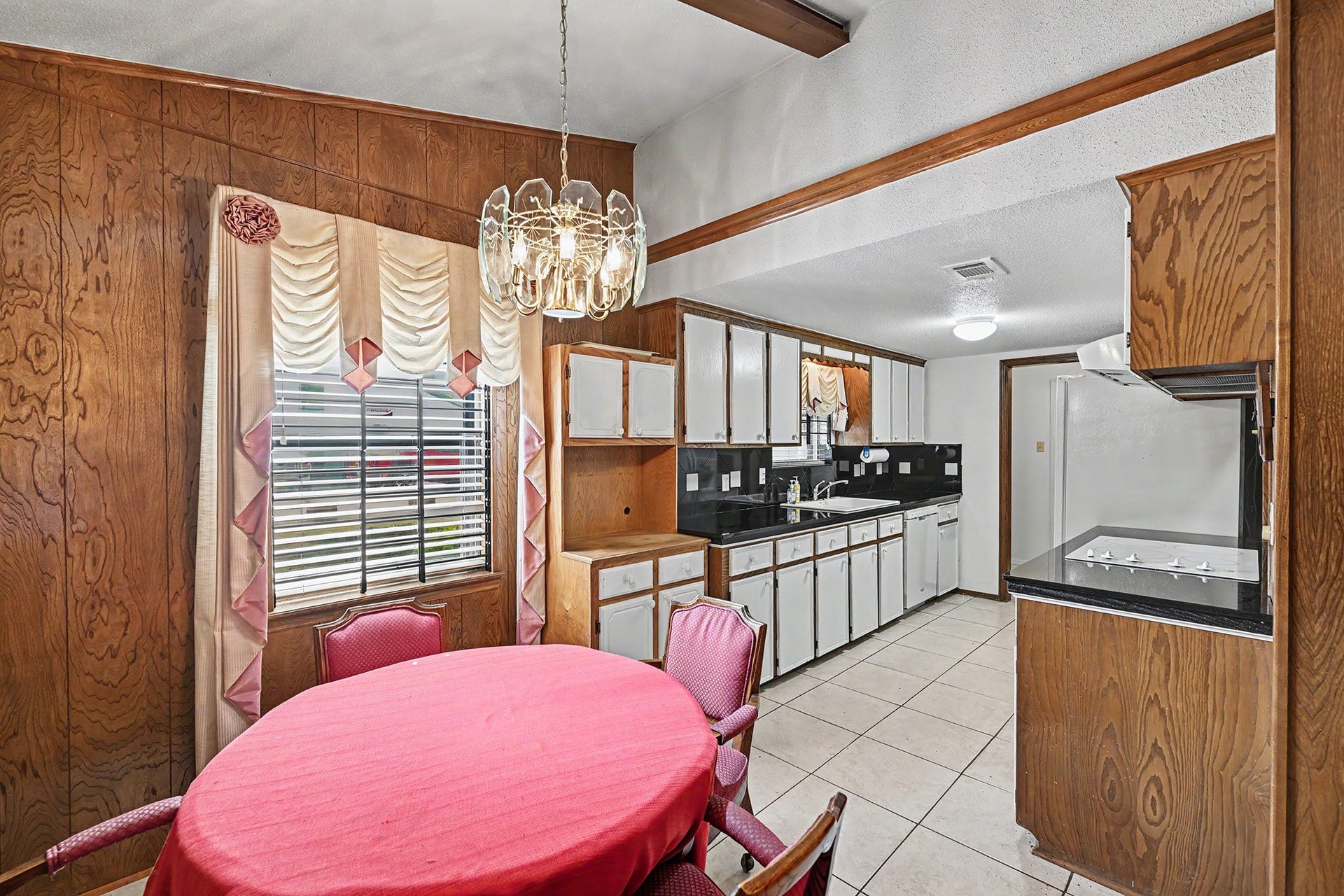 5403 Boots Road, Houston, TX 77091 5403 Boots Road, Houston, TX 77091