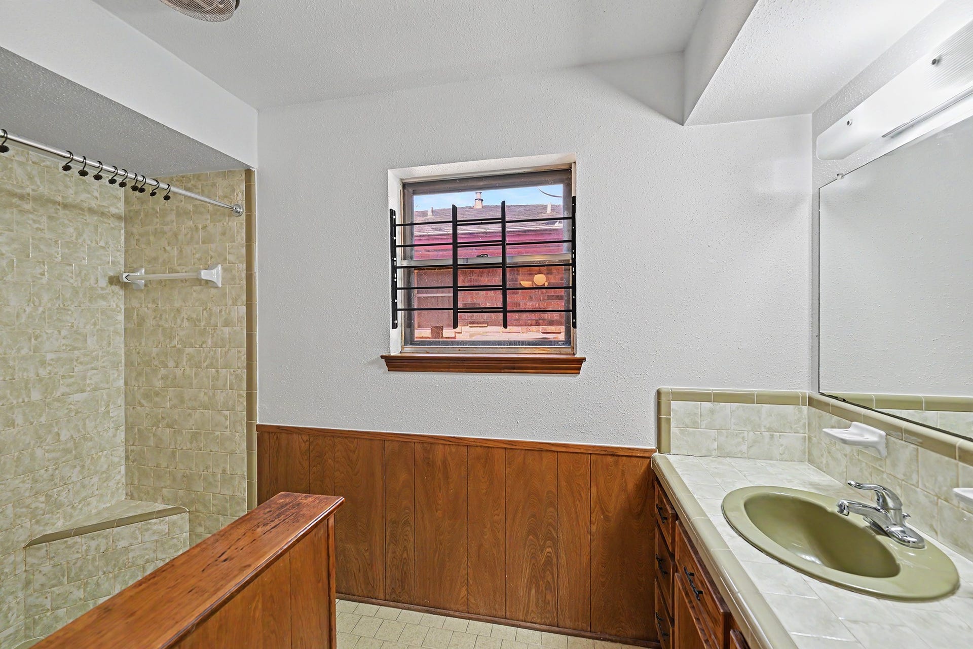 5403 Boots Road, Houston, TX 77091 Bedroom 3 bathroom
