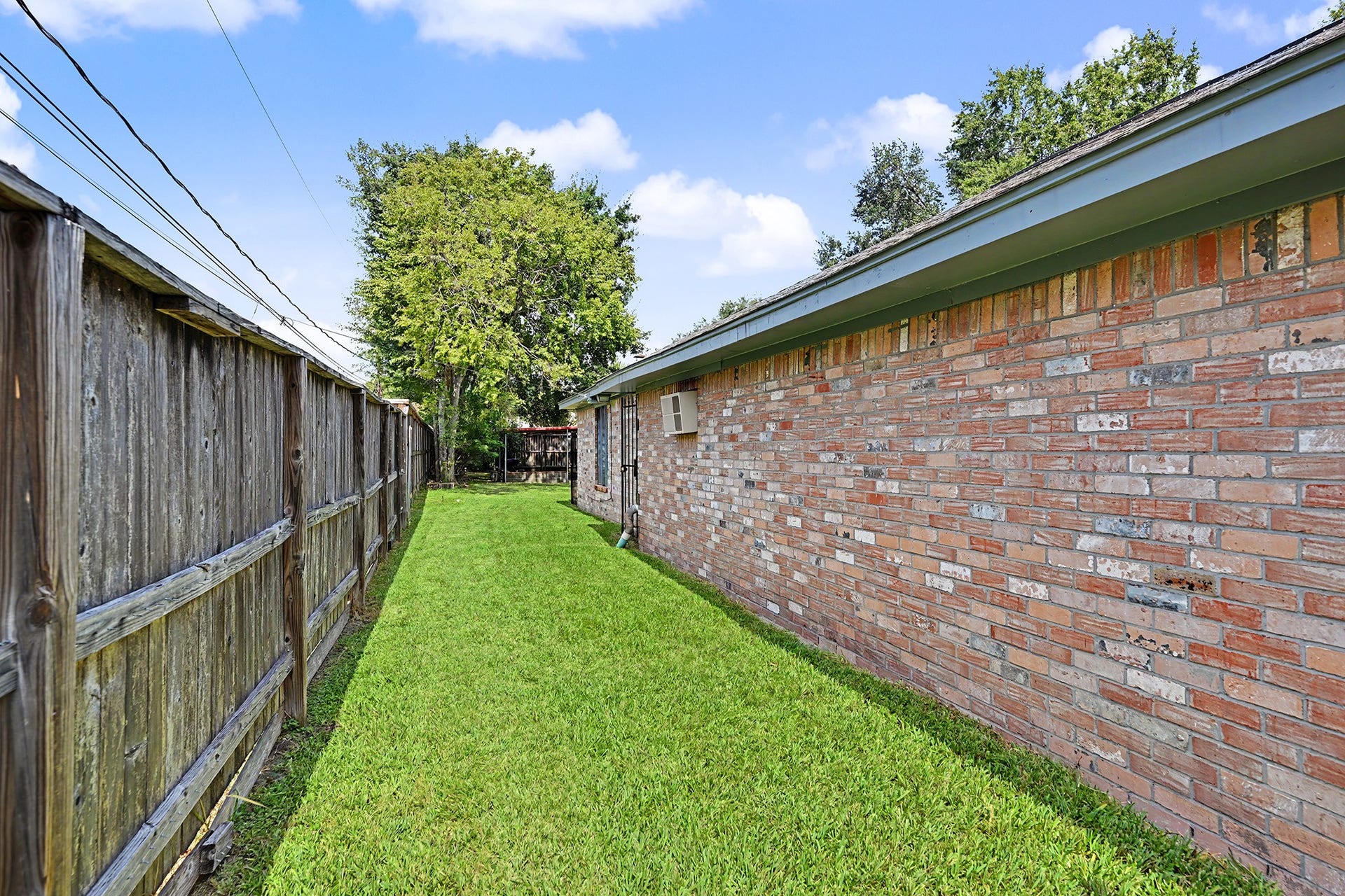 5403 Boots Road, Houston, TX 77091 5403 Boots Road, Houston, TX 77091
