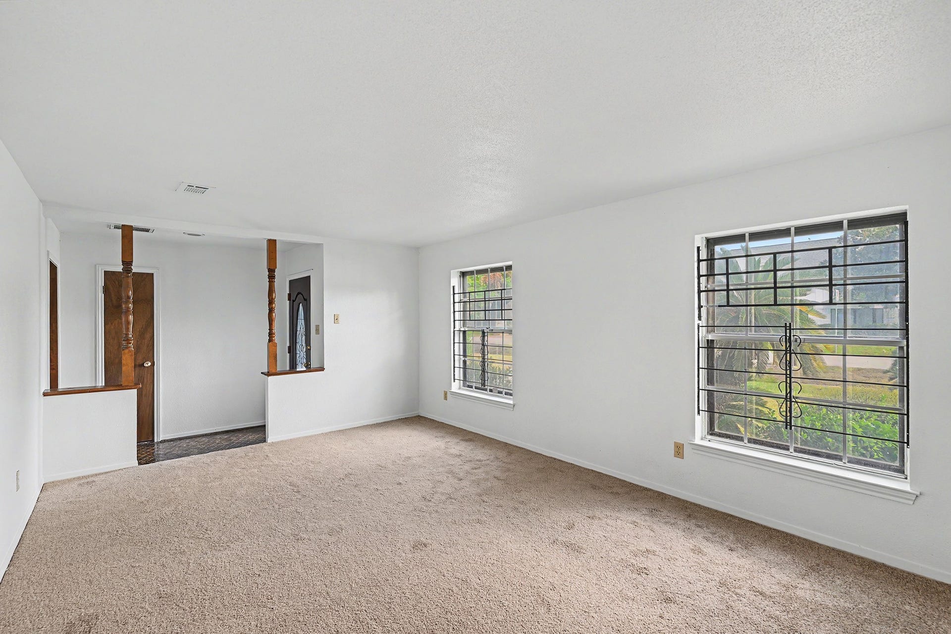 5403 Boots Road, Houston, TX 77091 Large formal living/dining room overlooks spacious front yard