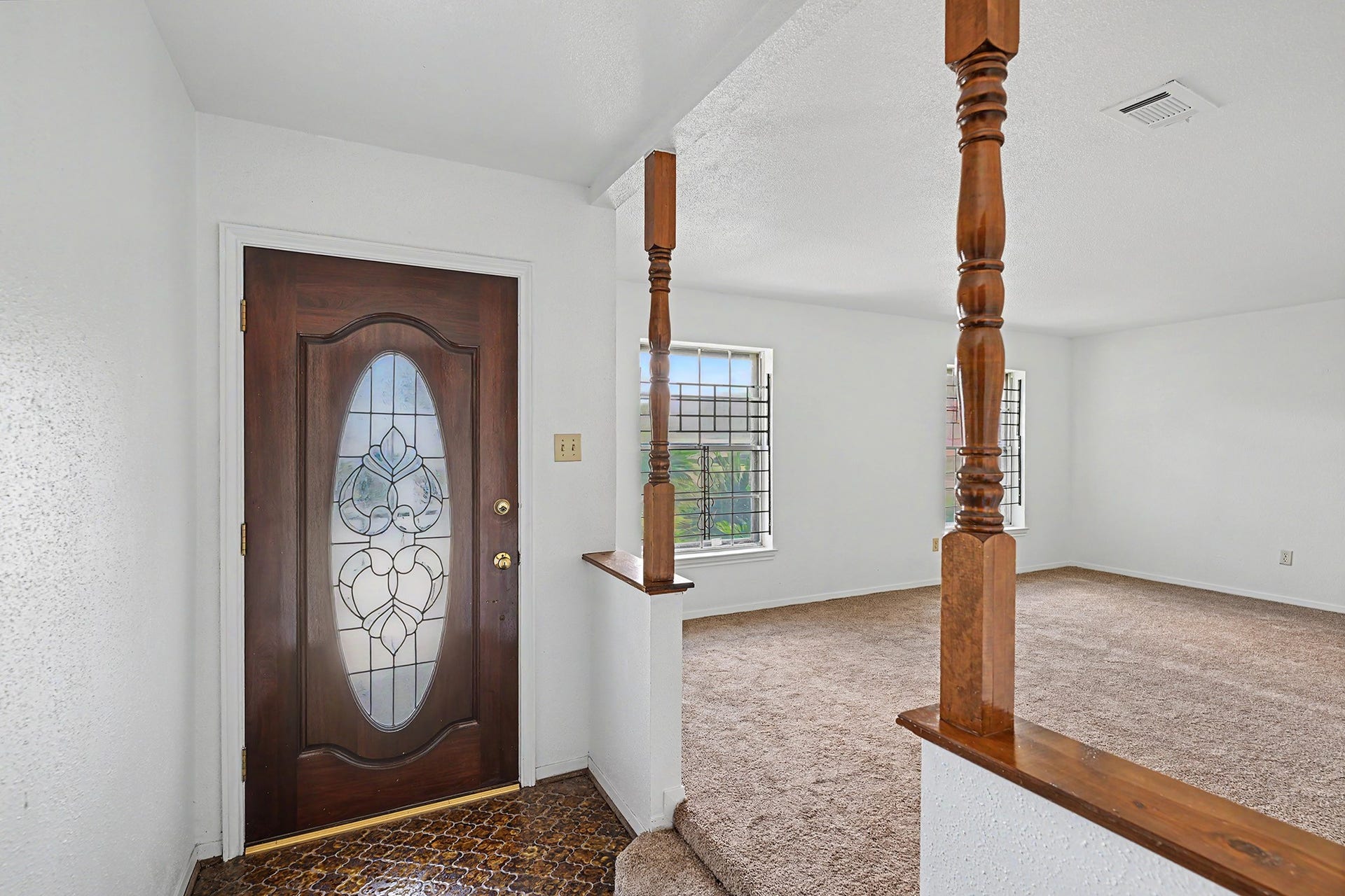 5403 Boots Road, Houston, TX 77091 Foyer with adjoining formal living/dining room