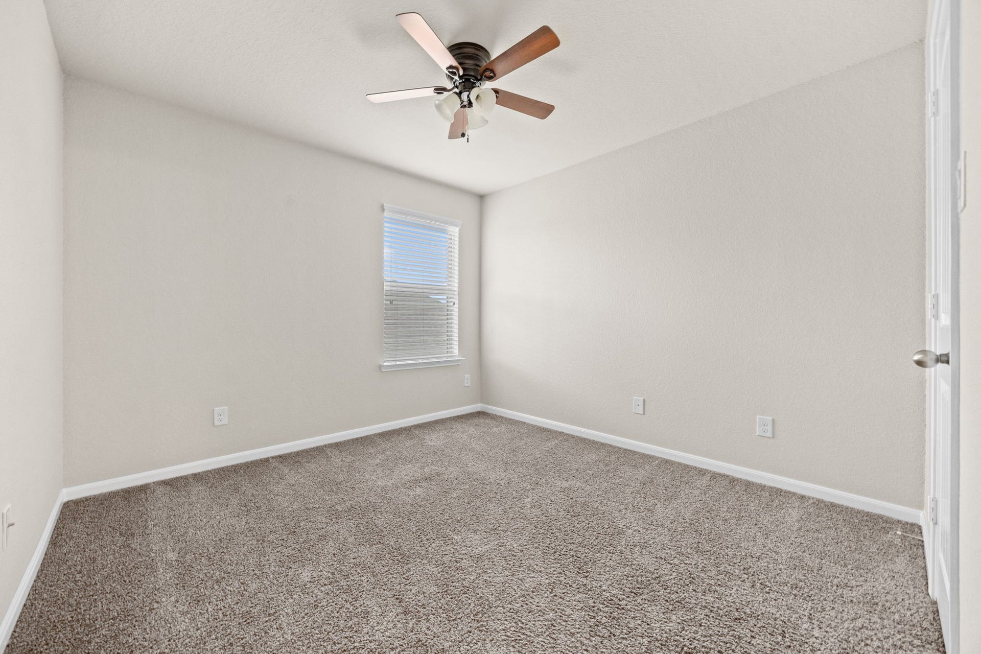2719 Kaman Lane, Pearland, TX 77581 2719 Kaman Lane, Pearland, TX 77581