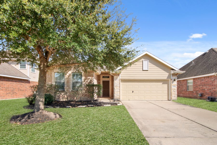 Property photo for 15114 Cave Creek Drive, Humble, TX