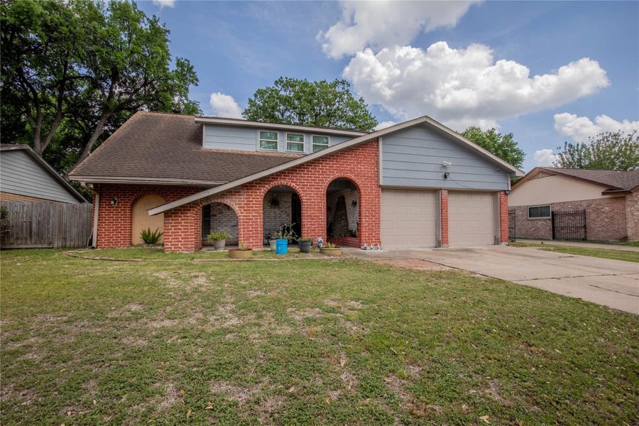 Property photo for 5611 Long Creek Lane, Houston, TX