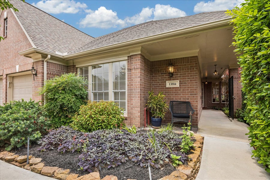 Property photo for 13814 Aspen Cove Drive, Houston, TX