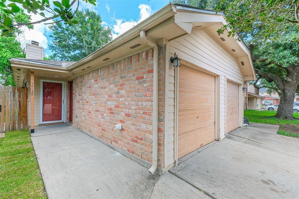 10120 Emerald Oaks Drive, Houston, TX 77070 10120 Emerald Oaks Drive, Houston, TX 77070