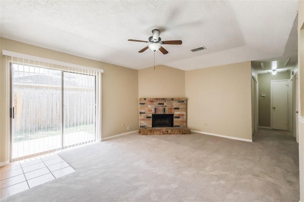 10120 Emerald Oaks Drive, Houston, TX 77070 10120 Emerald Oaks Drive, Houston, TX 77070