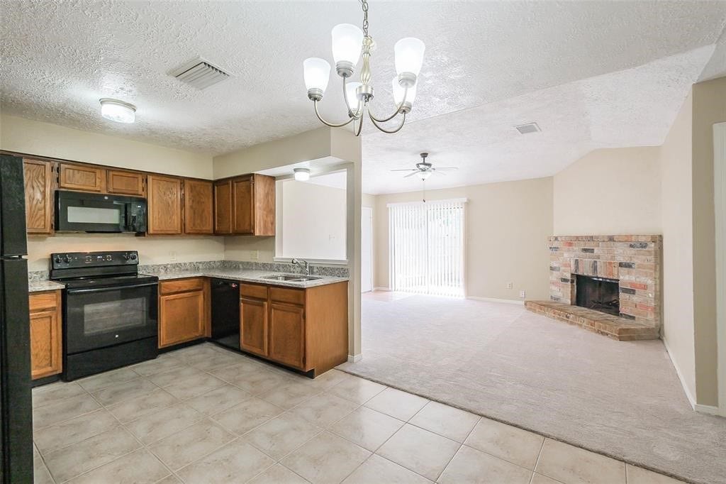 10120 Emerald Oaks Drive, Houston, TX 77070 10120 Emerald Oaks Drive, Houston, TX 77070