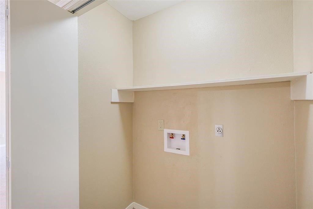 10120 Emerald Oaks Drive, Houston, TX 77070 10120 Emerald Oaks Drive, Houston, TX 77070