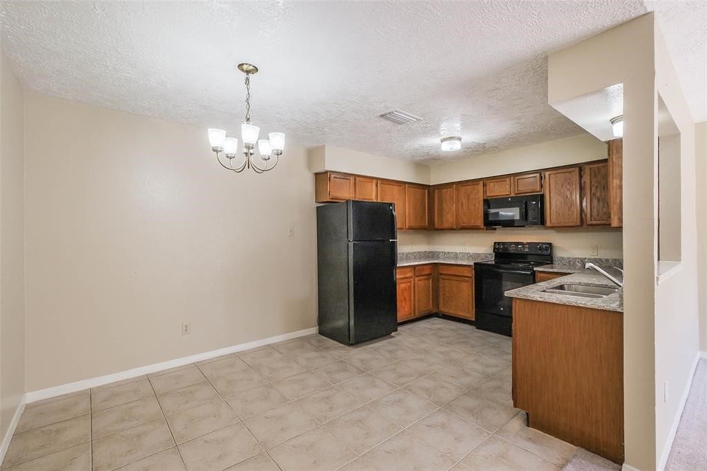 10120 Emerald Oaks Drive, Houston, TX 77070 10120 Emerald Oaks Drive, Houston, TX 77070