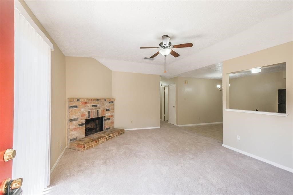 10120 Emerald Oaks Drive, Houston, TX 77070 10120 Emerald Oaks Drive, Houston, TX 77070
